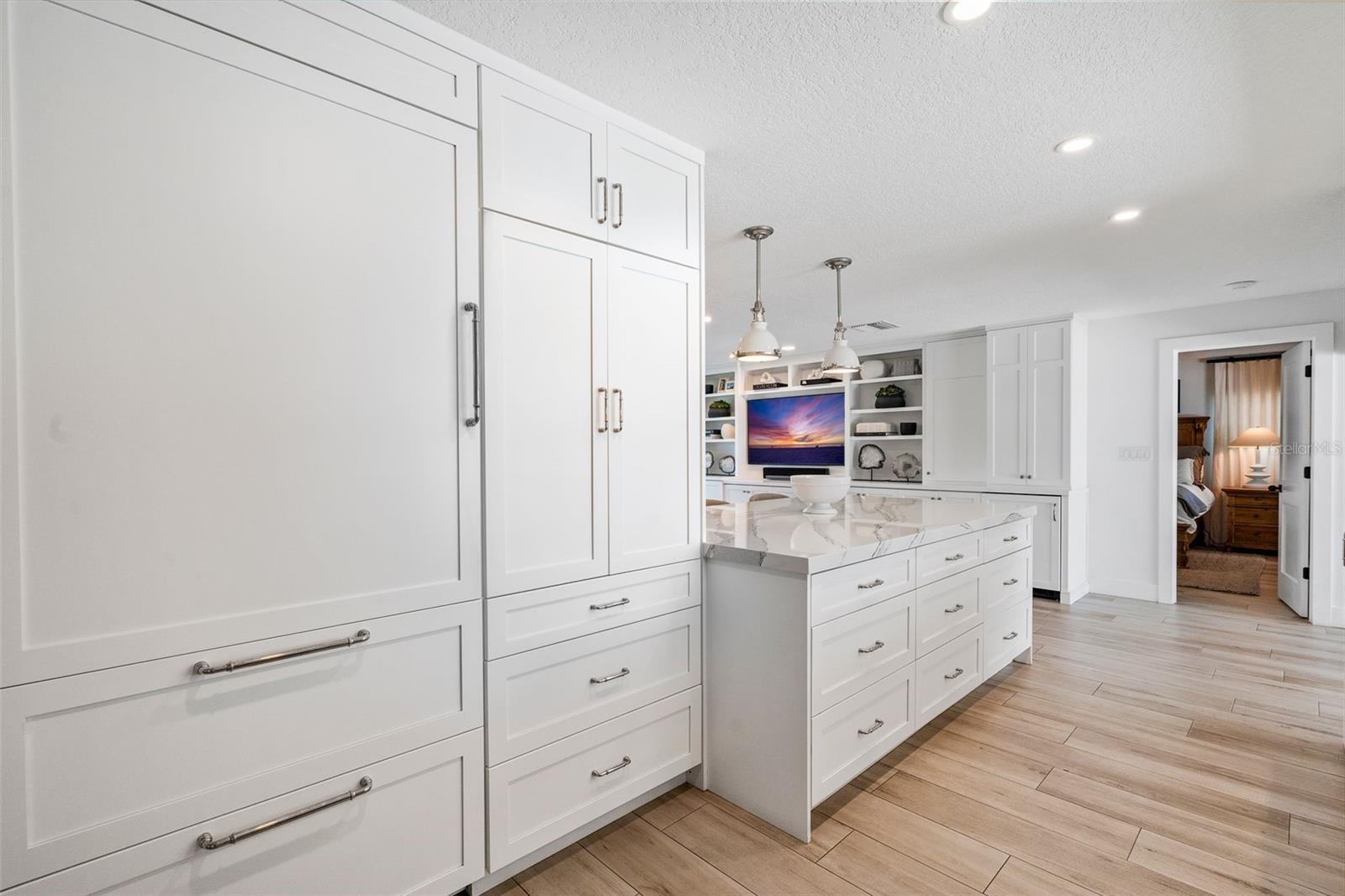 VENETIAN ISLES - Residential