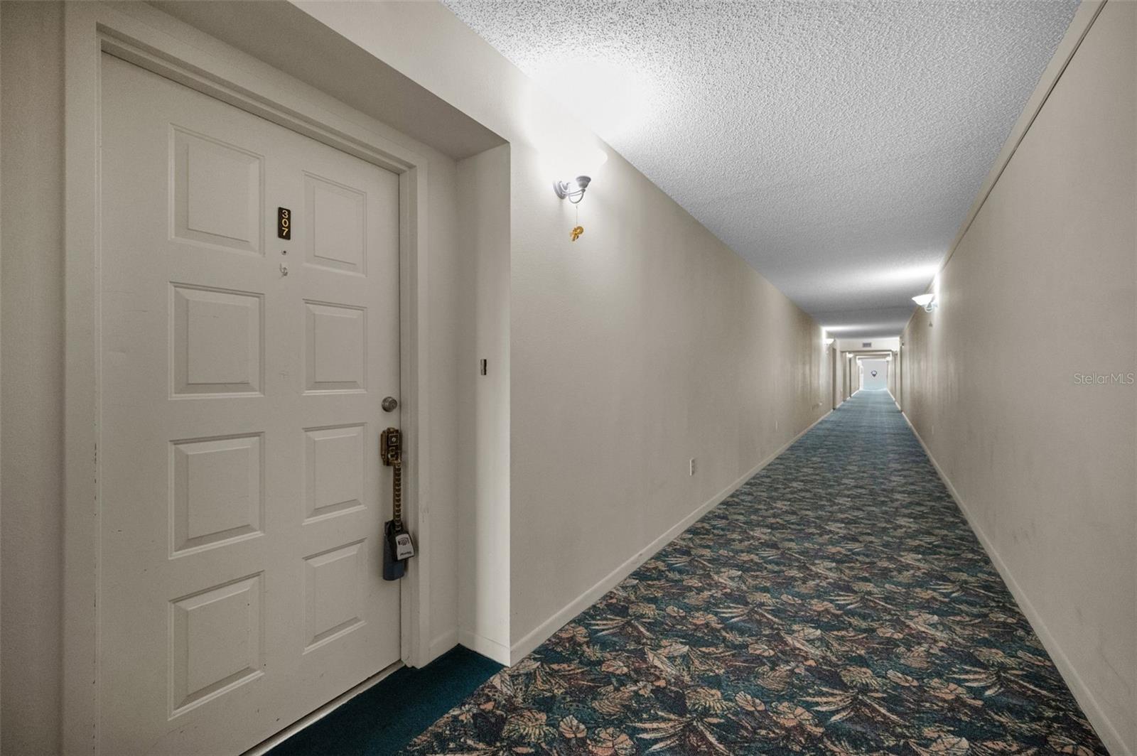 MEDITERRANEAN MANORS - Residential