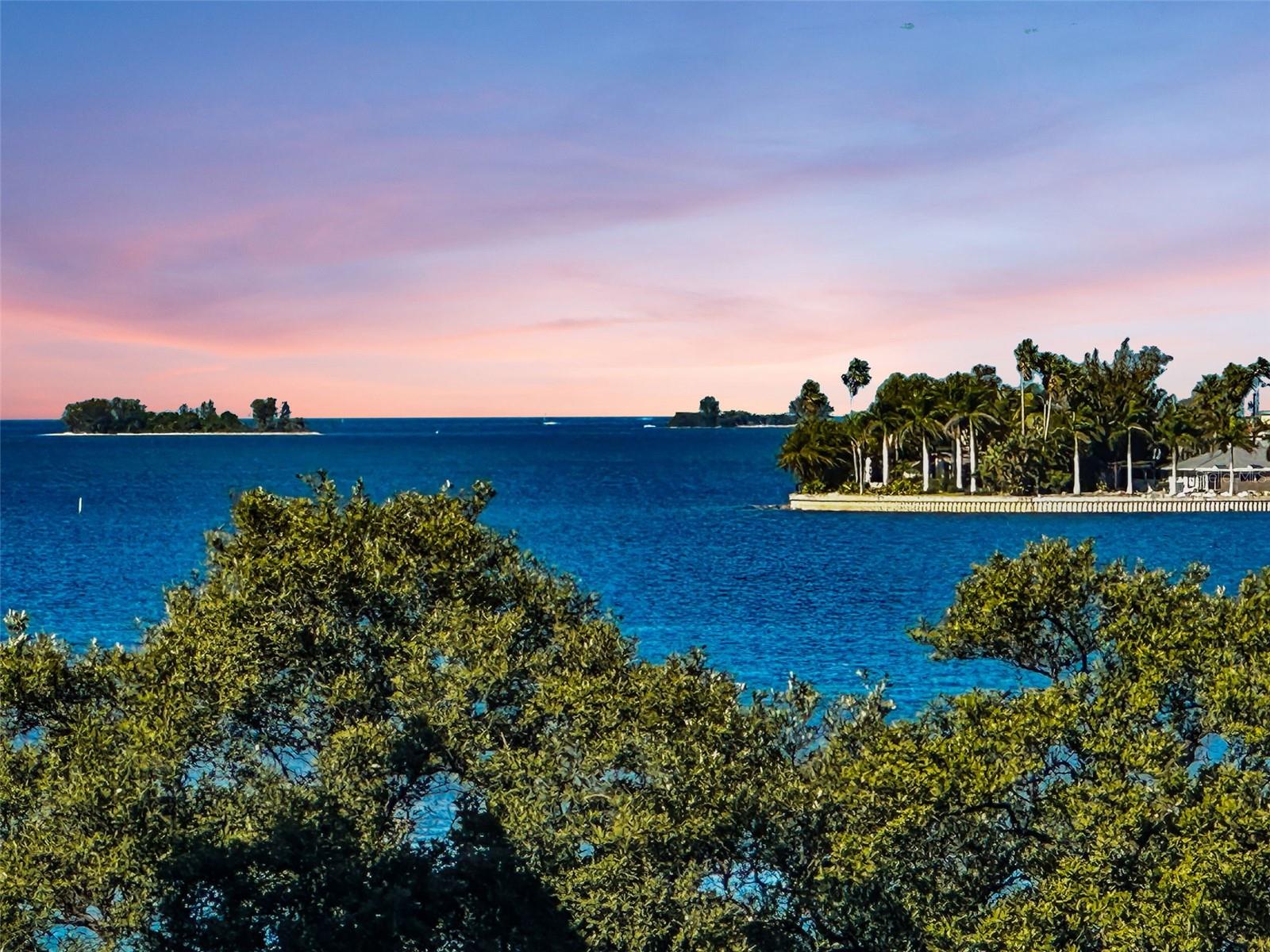 MEDITERRANEAN MANORS - Residential