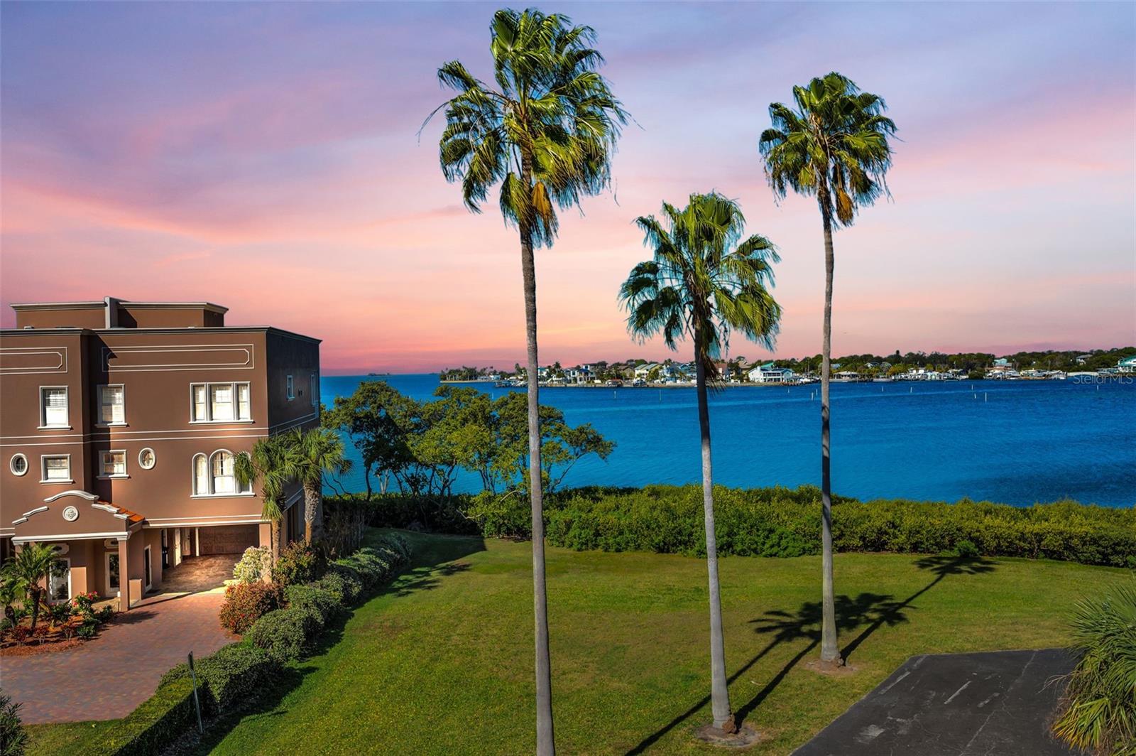 MEDITERRANEAN MANORS - Residential