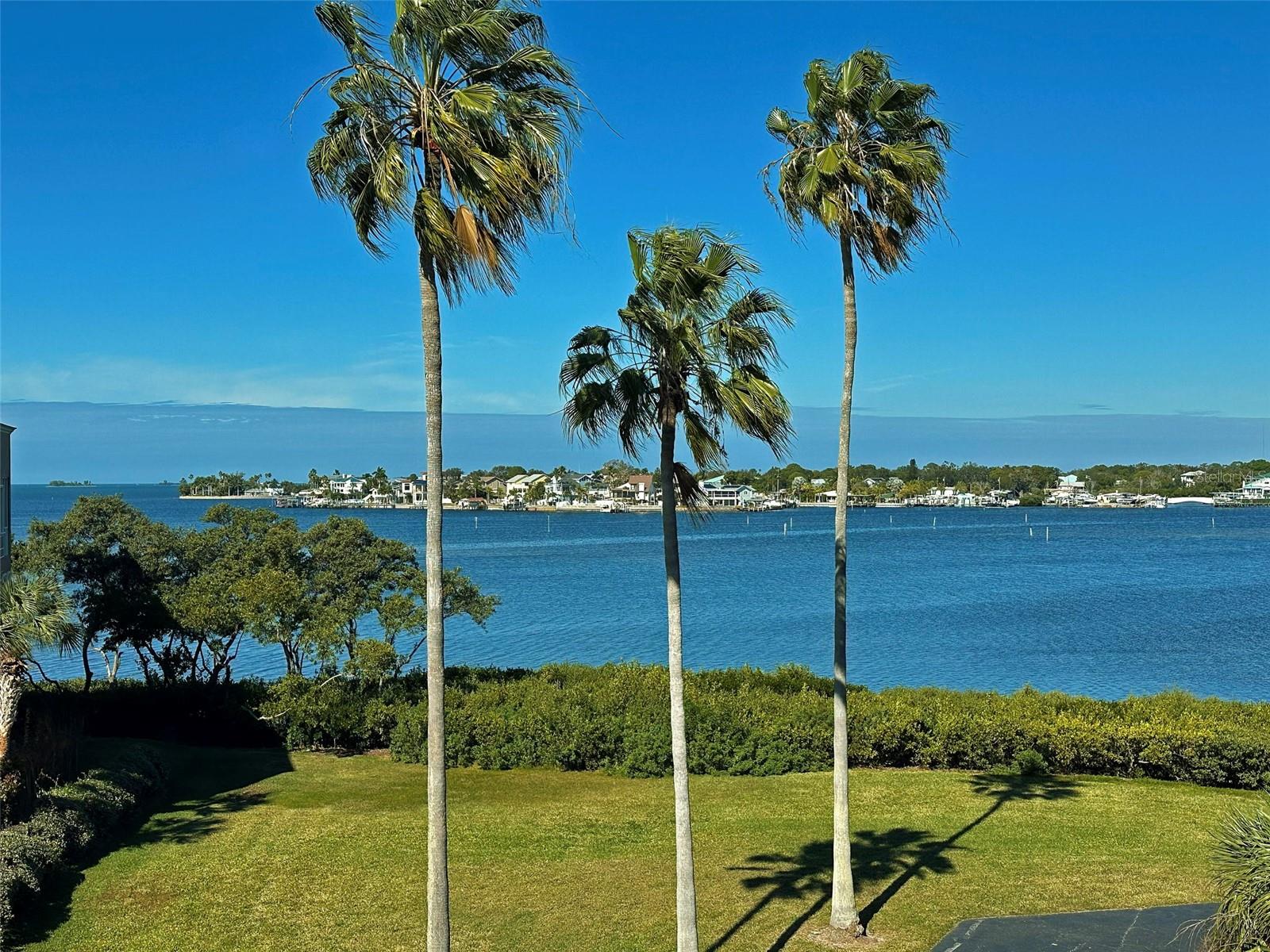 MEDITERRANEAN MANORS - Residential