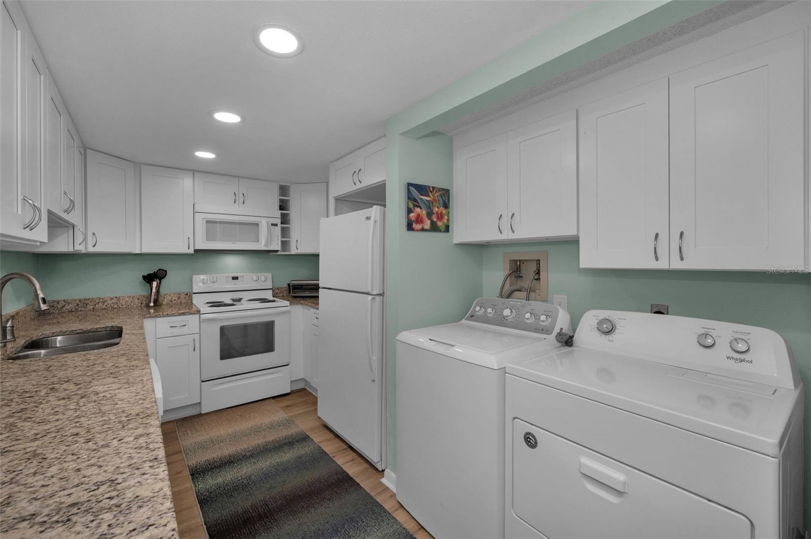 MEDITERRANEAN MANORS - Residential