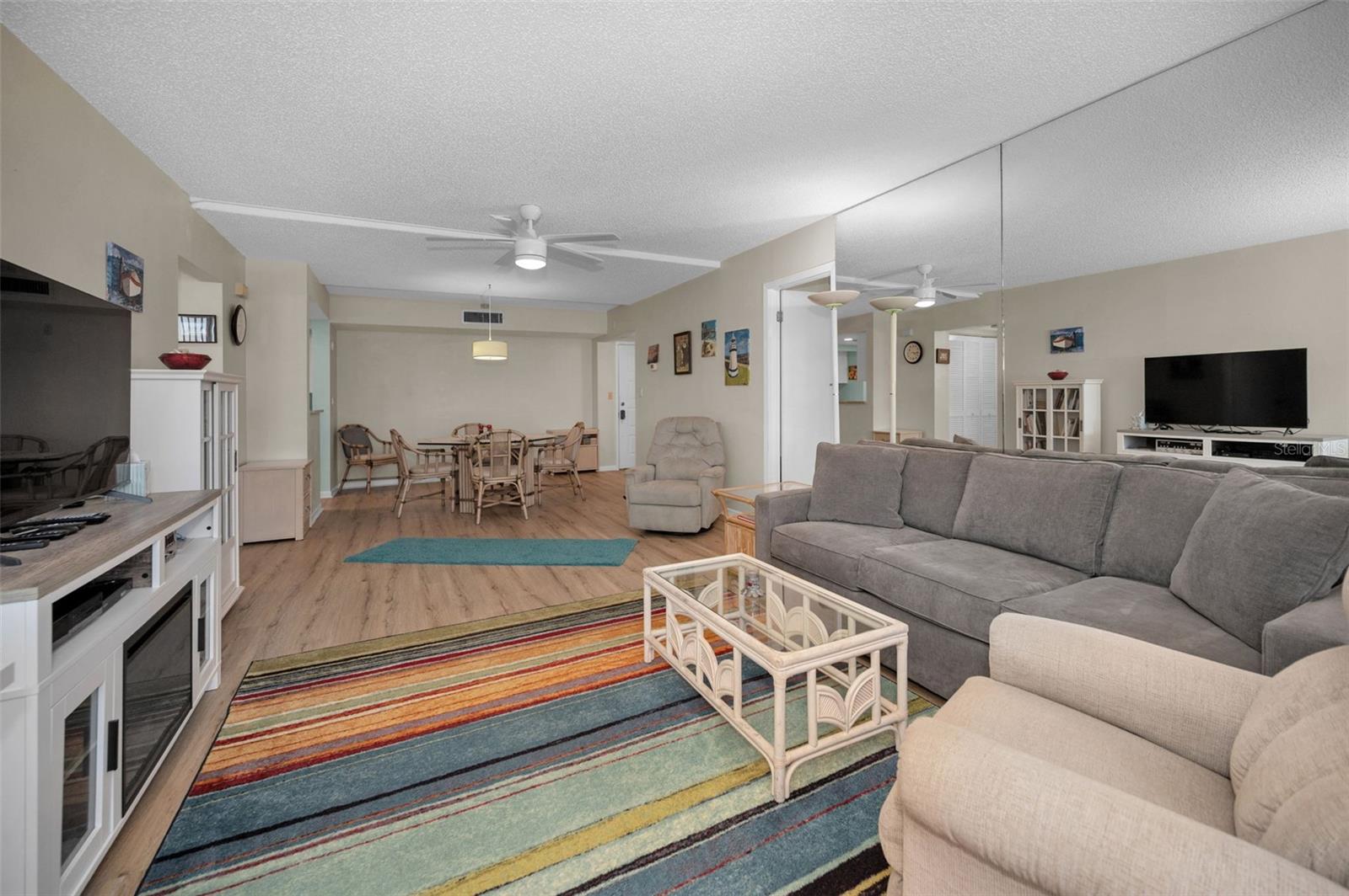 MEDITERRANEAN MANORS - Residential