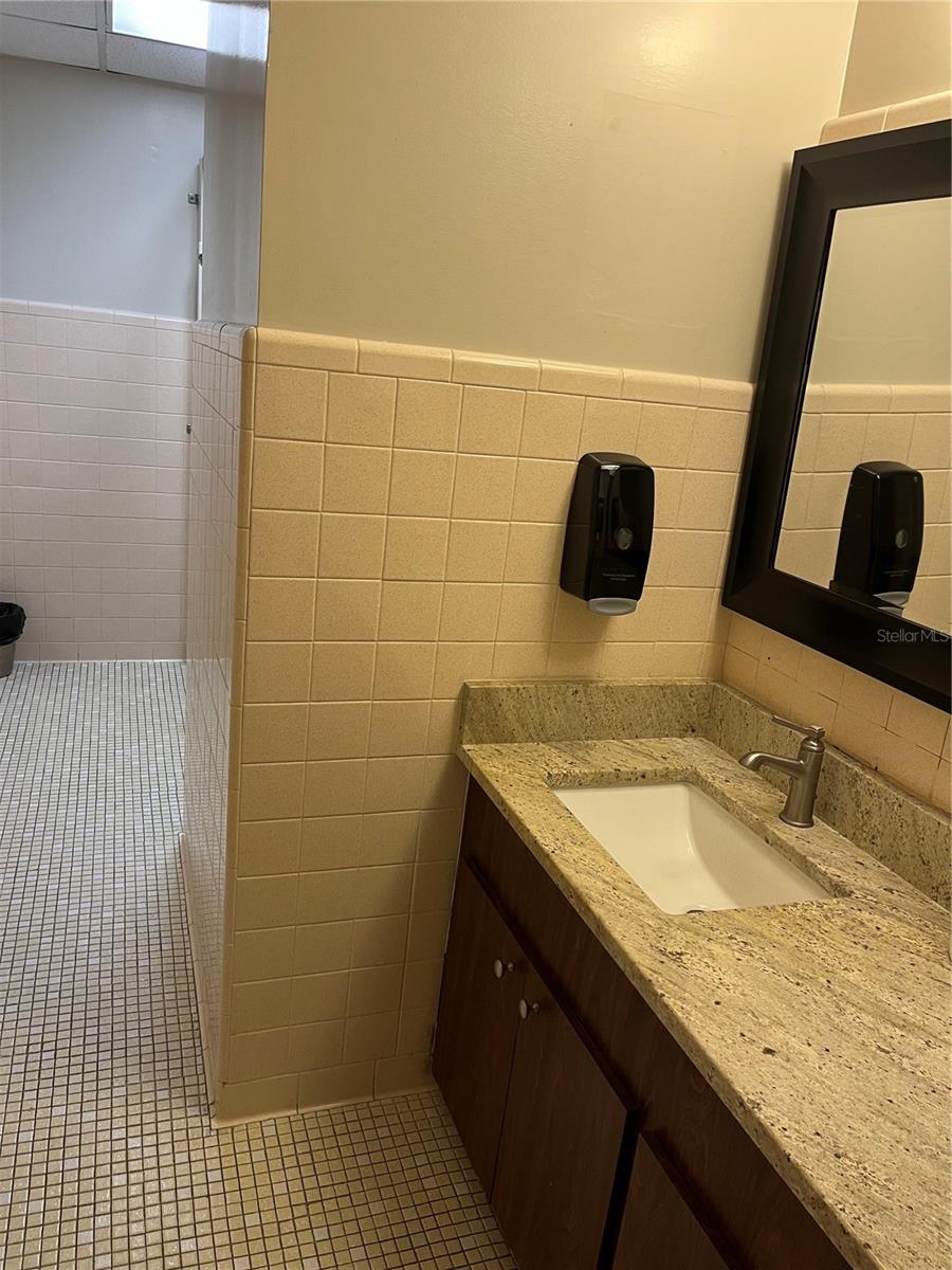 GAINESVILLE BRUSH ADD TO- - Commercial Lease