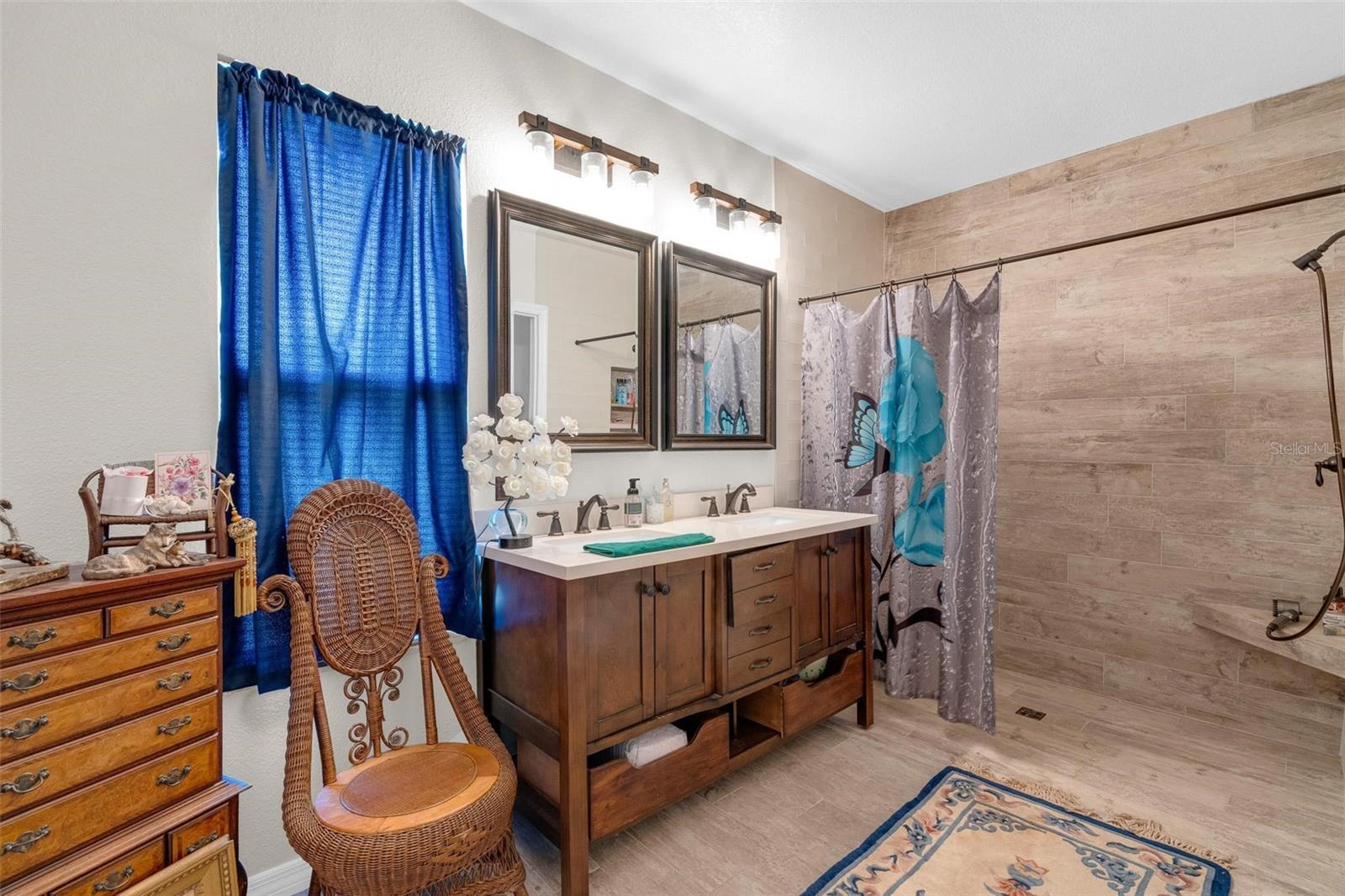 5049 - ORANGE CITY - NORTHEAST ACREAGE - Residential