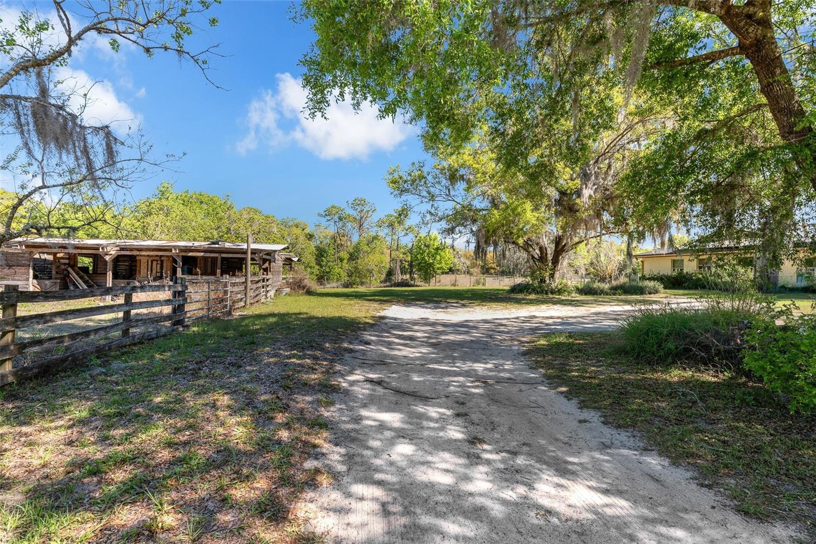 5049 - ORANGE CITY - NORTHEAST ACREAGE - Residential