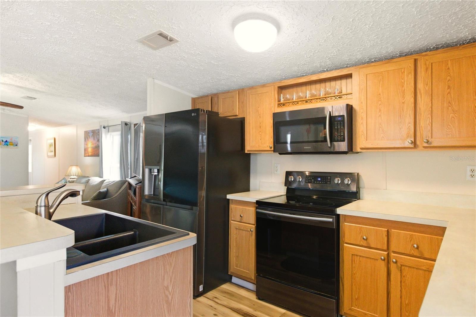 ALLIGATOR PARK COOP - Residential Lease