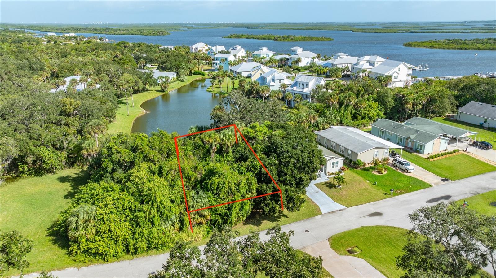 LIGHTHOUSE COVE - Land