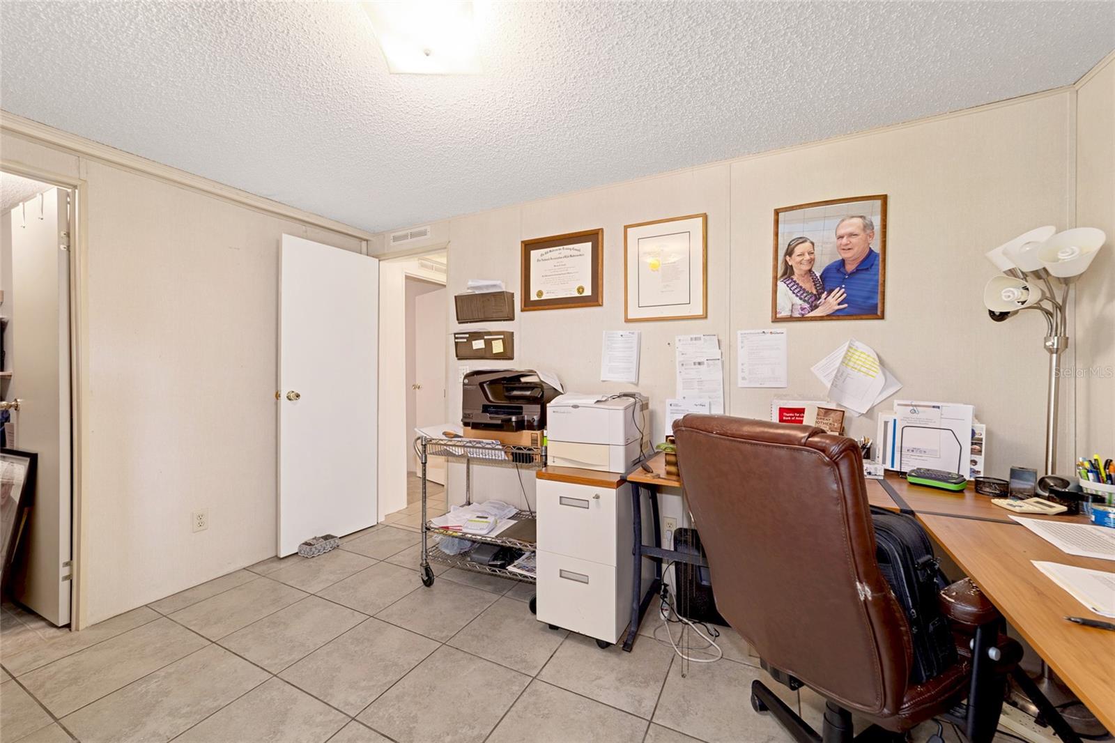 ROLLING OAKS MINI RANCHES - Residential