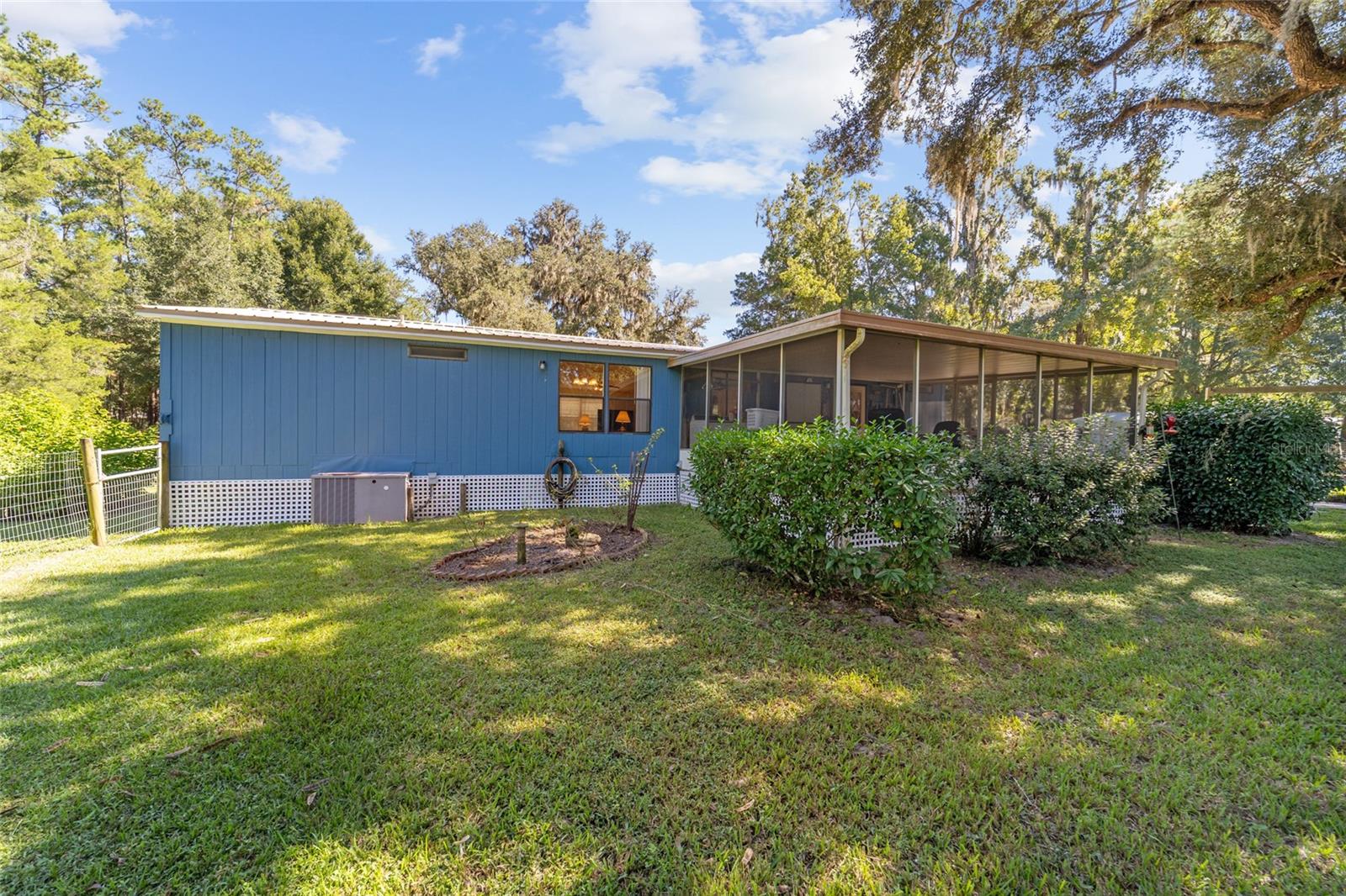 ROLLING OAKS MINI RANCHES - Residential