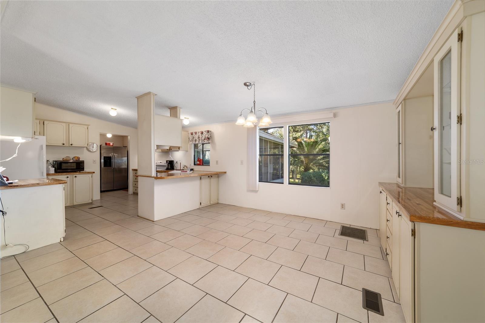 ROLLING OAKS MINI RANCHES - Residential