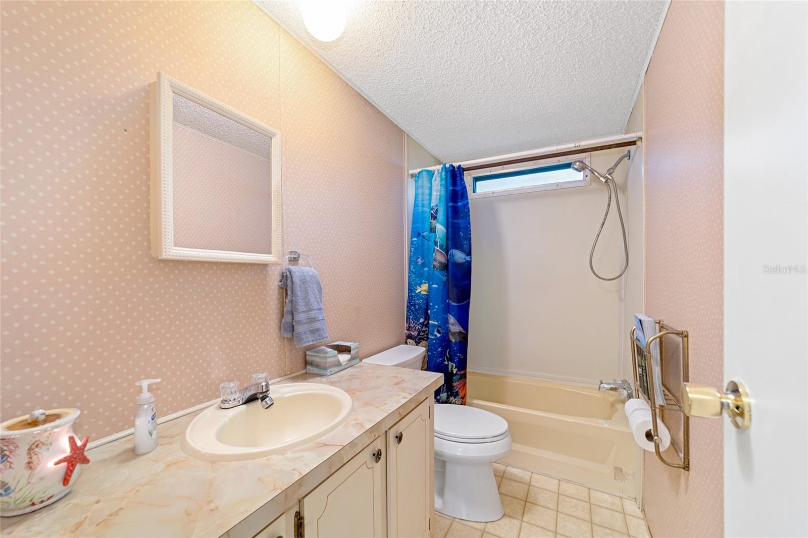 ROLLING OAKS MINI RANCHES - Residential