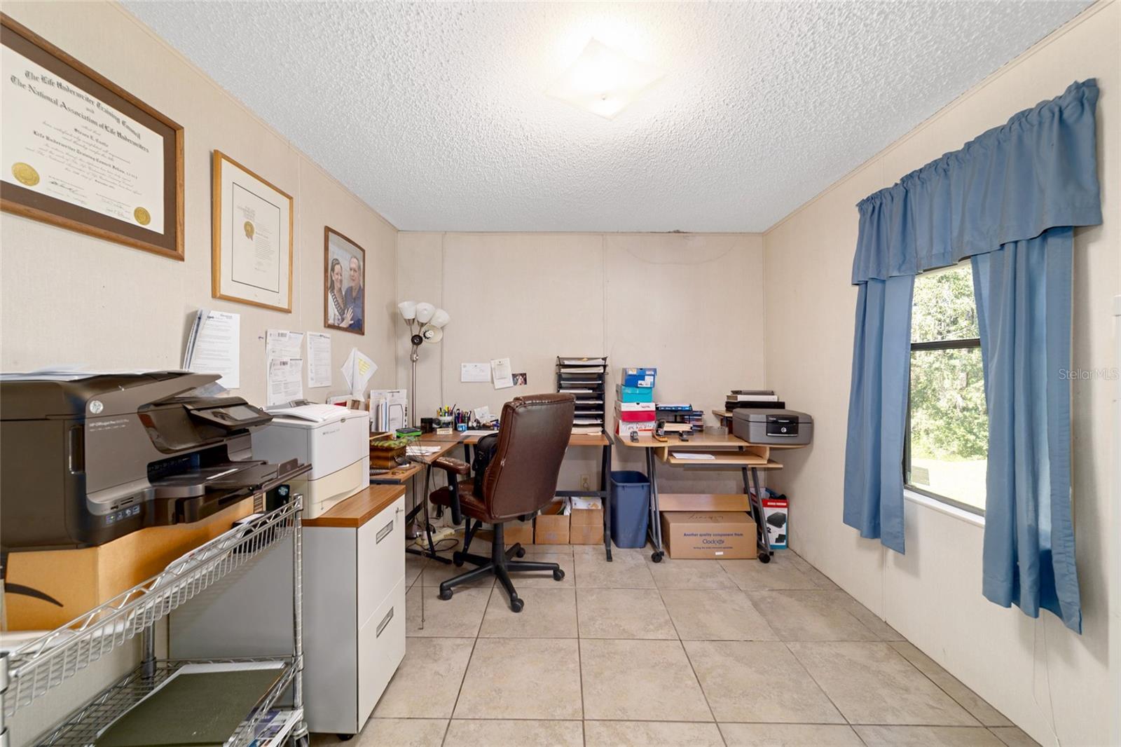 ROLLING OAKS MINI RANCHES - Residential