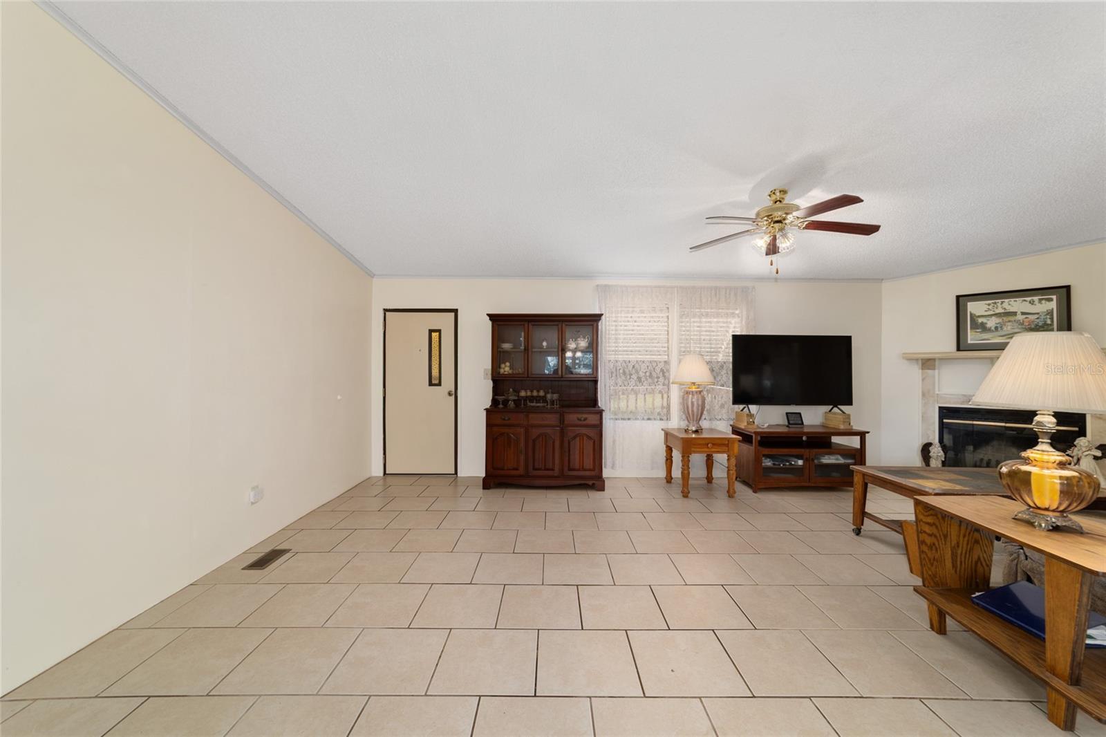 ROLLING OAKS MINI RANCHES - Residential