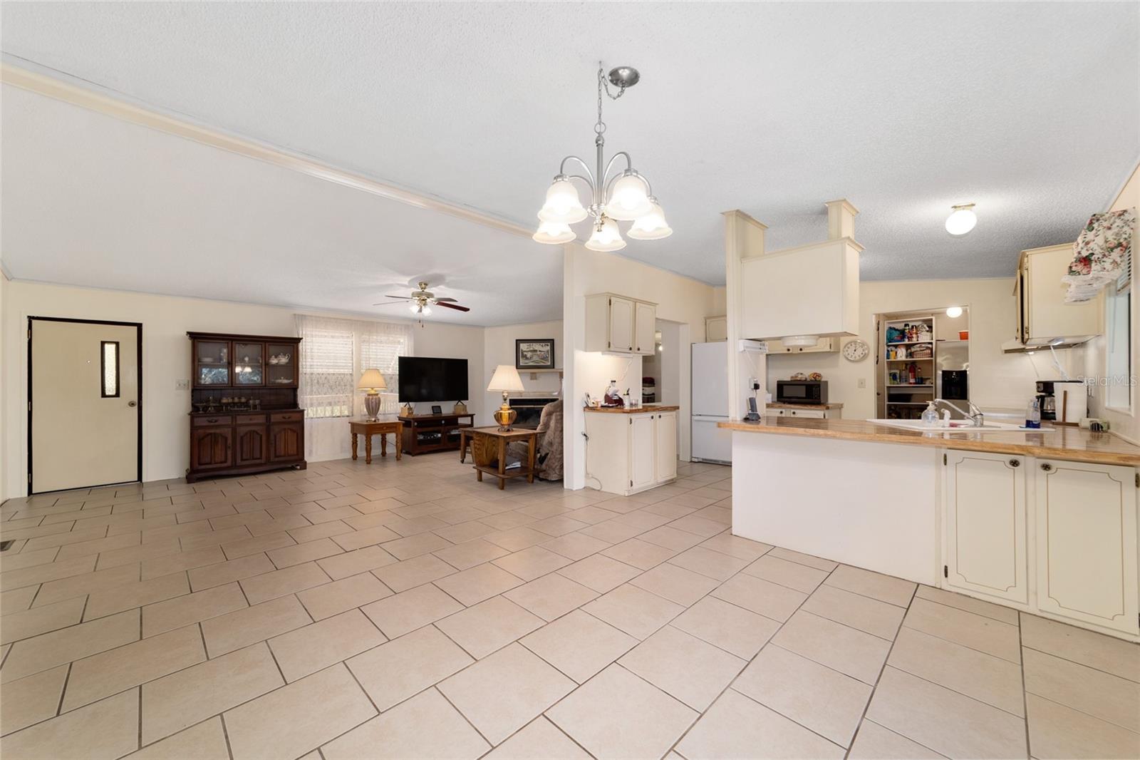 ROLLING OAKS MINI RANCHES - Residential