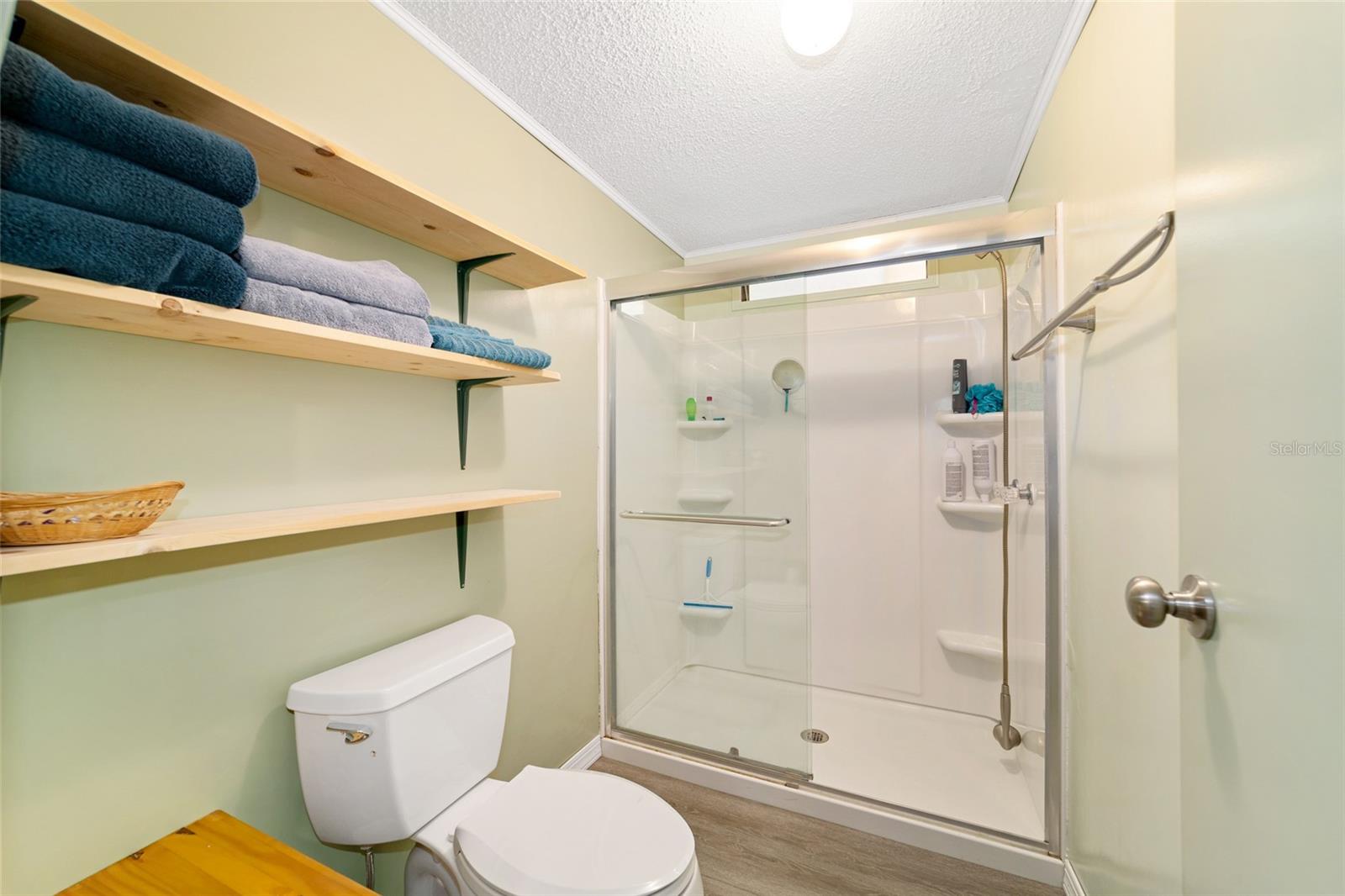 ROLLING OAKS MINI RANCHES - Residential