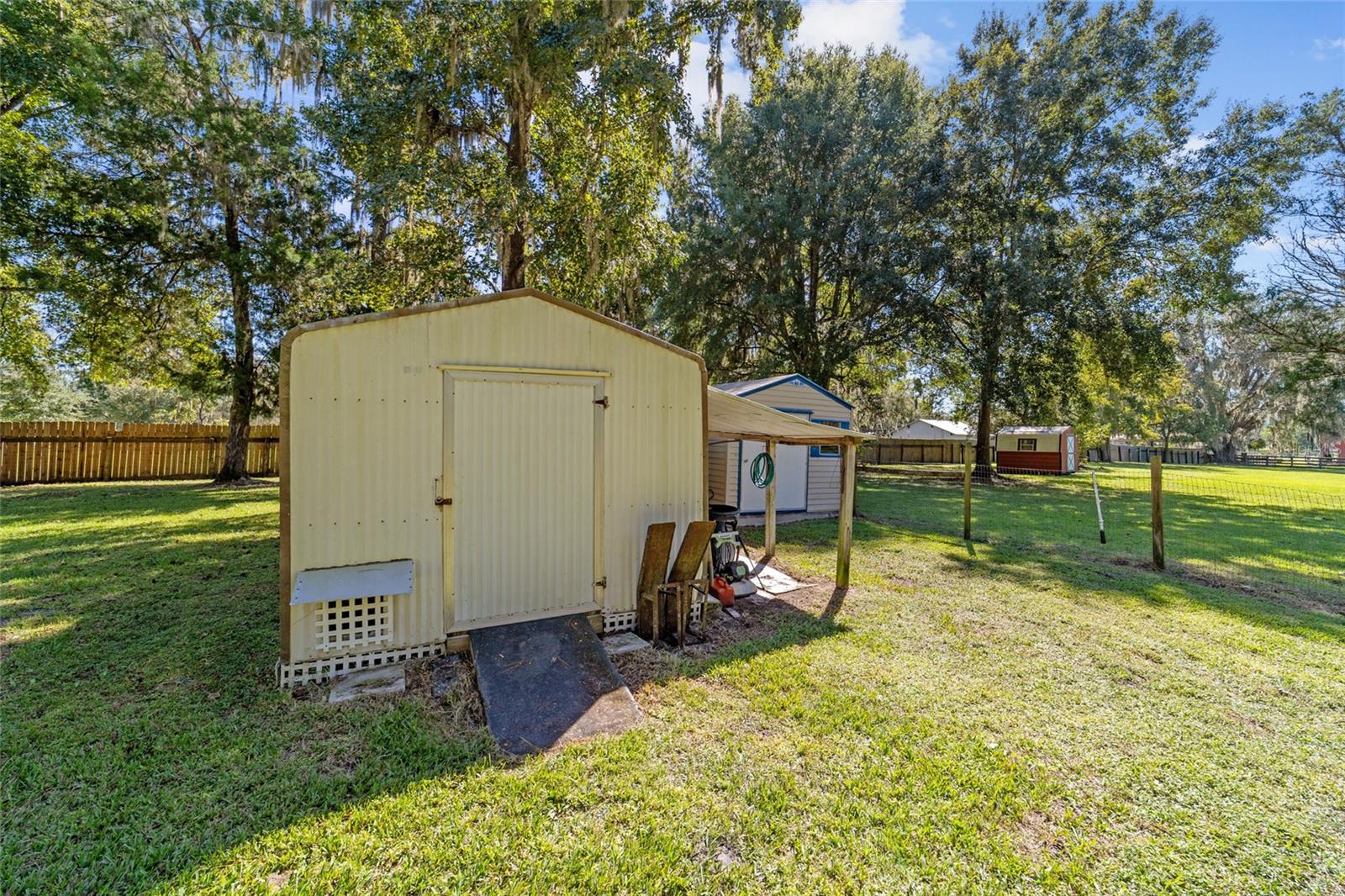 ROLLING OAKS MINI RANCHES - Residential