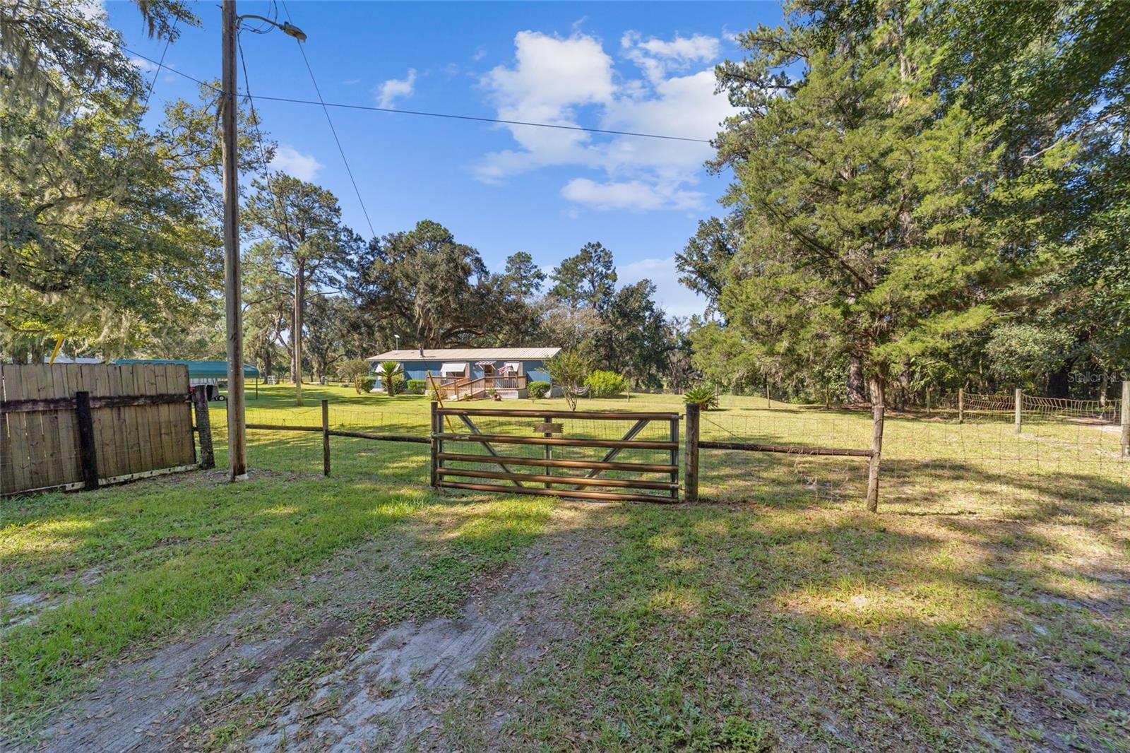 ROLLING OAKS MINI RANCHES - Residential