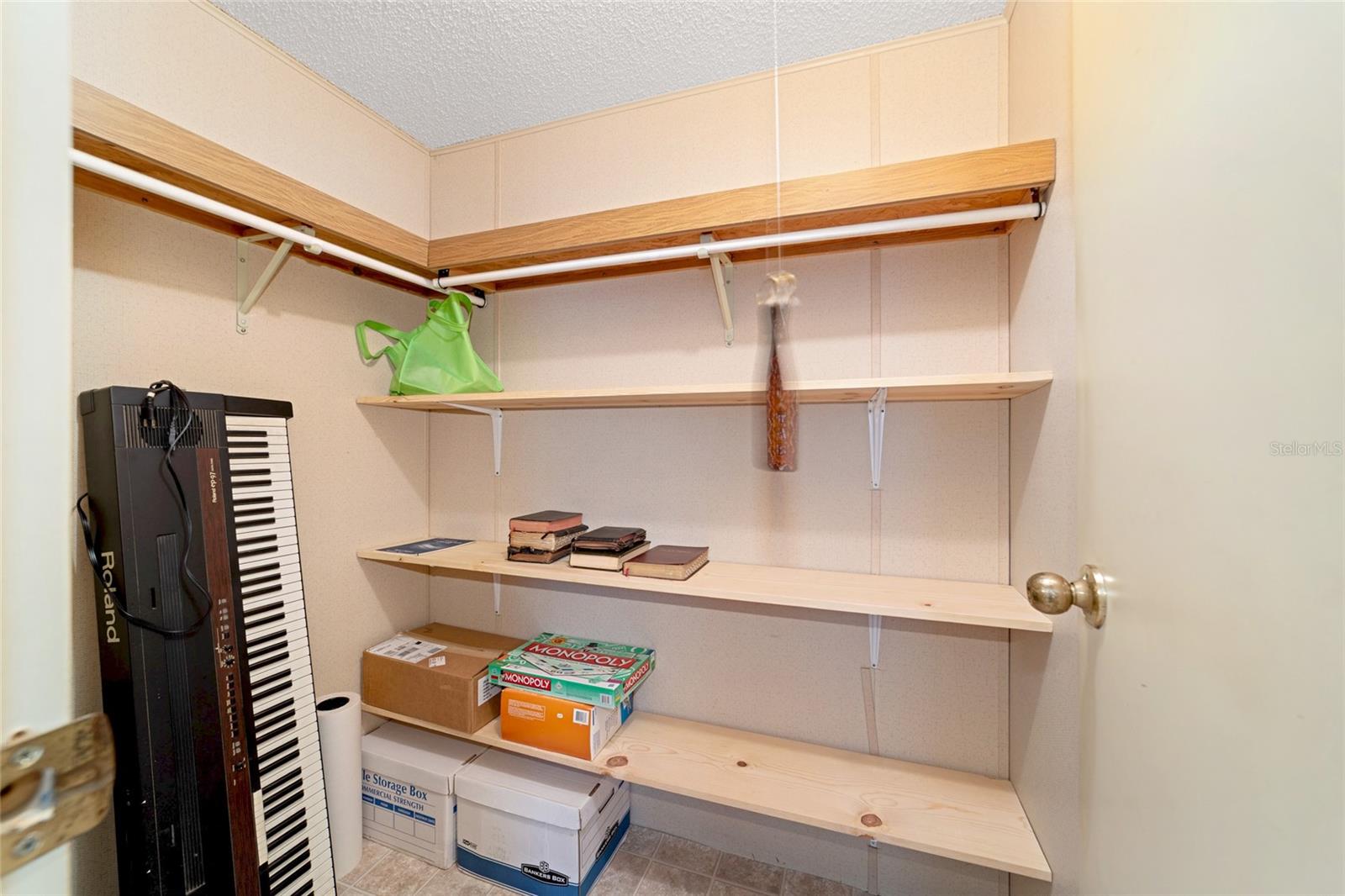 ROLLING OAKS MINI RANCHES - Residential