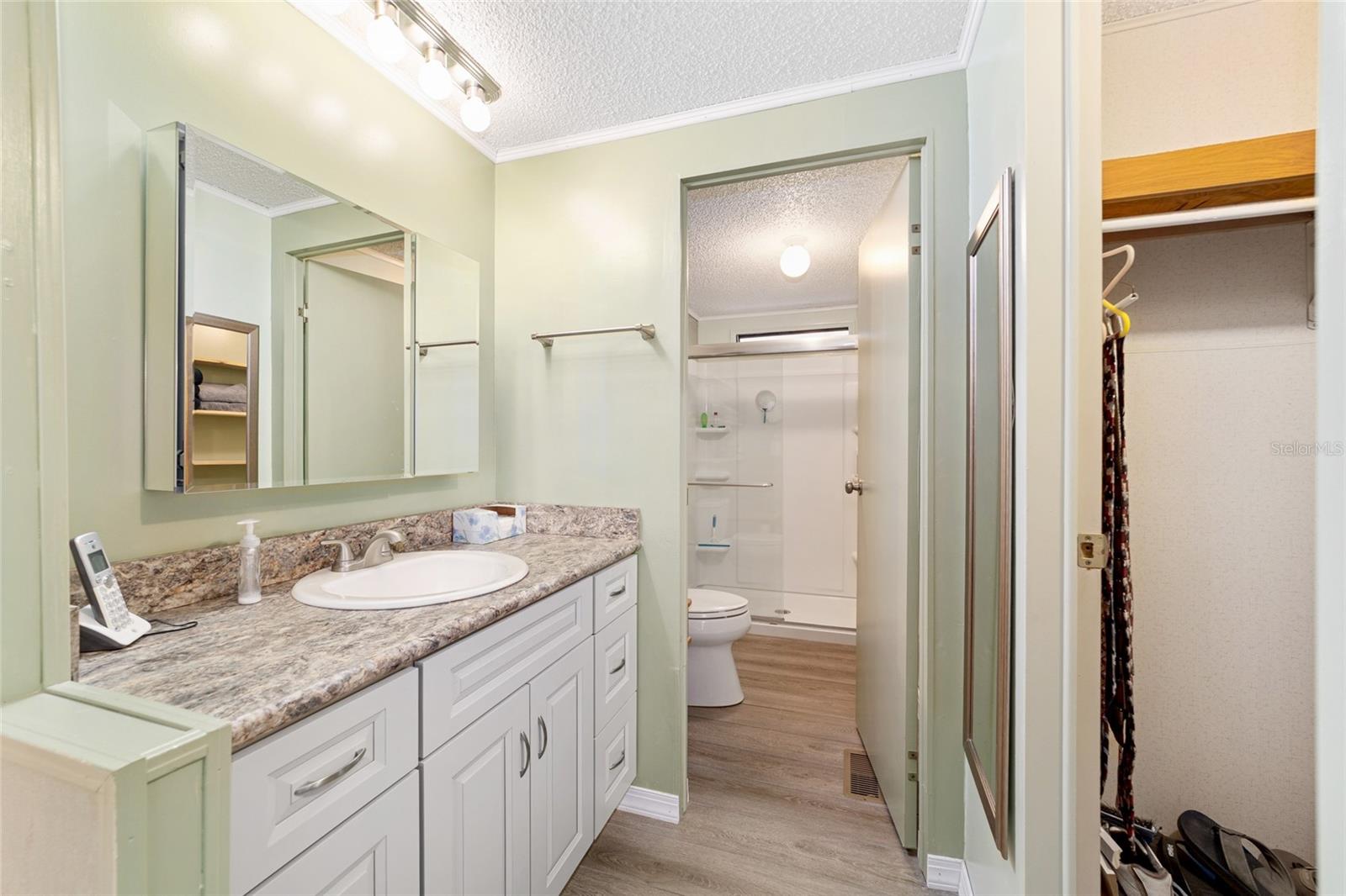 ROLLING OAKS MINI RANCHES - Residential