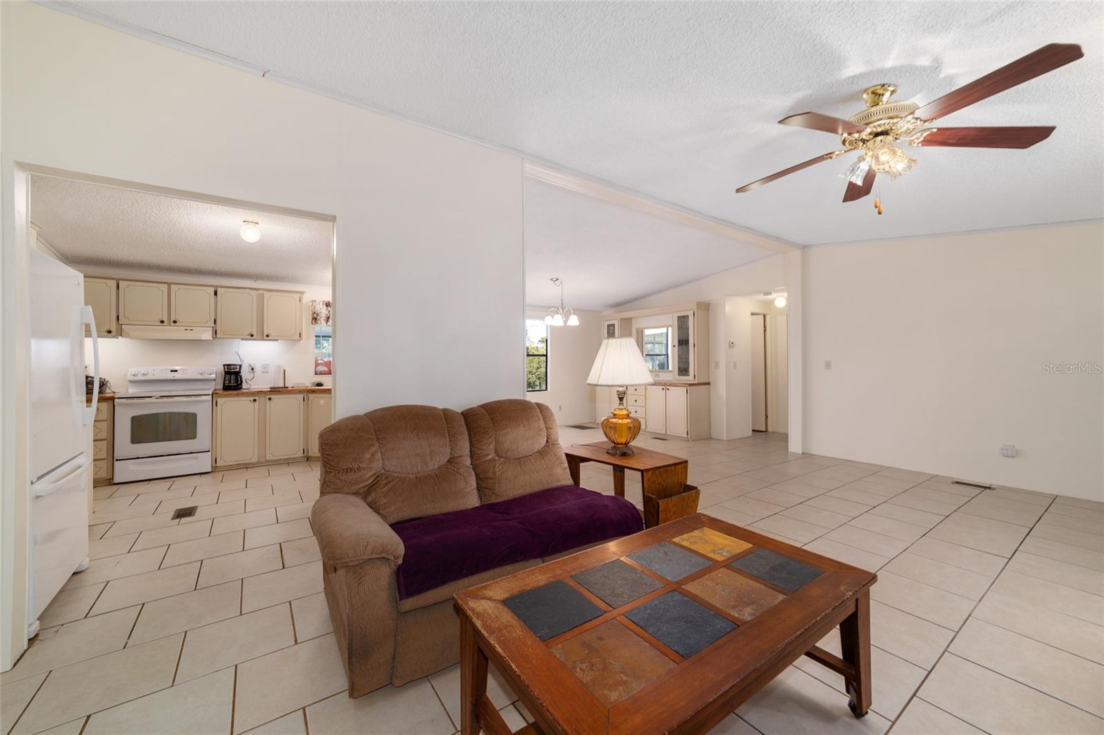 ROLLING OAKS MINI RANCHES - Residential