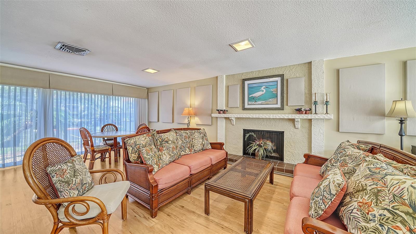 BELLA COSTA I - Residential