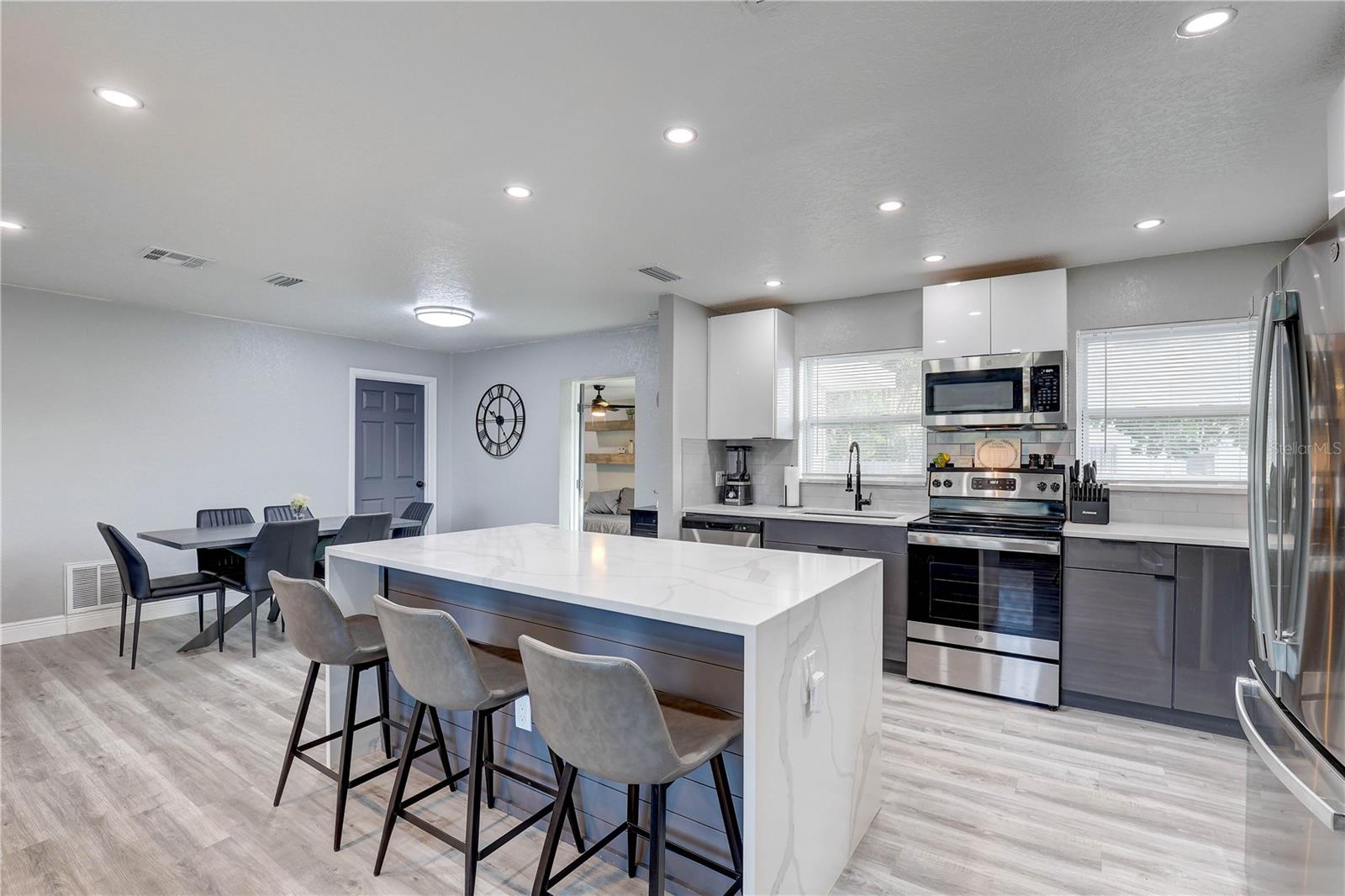 RIDGEWOOD GROVES - Residential