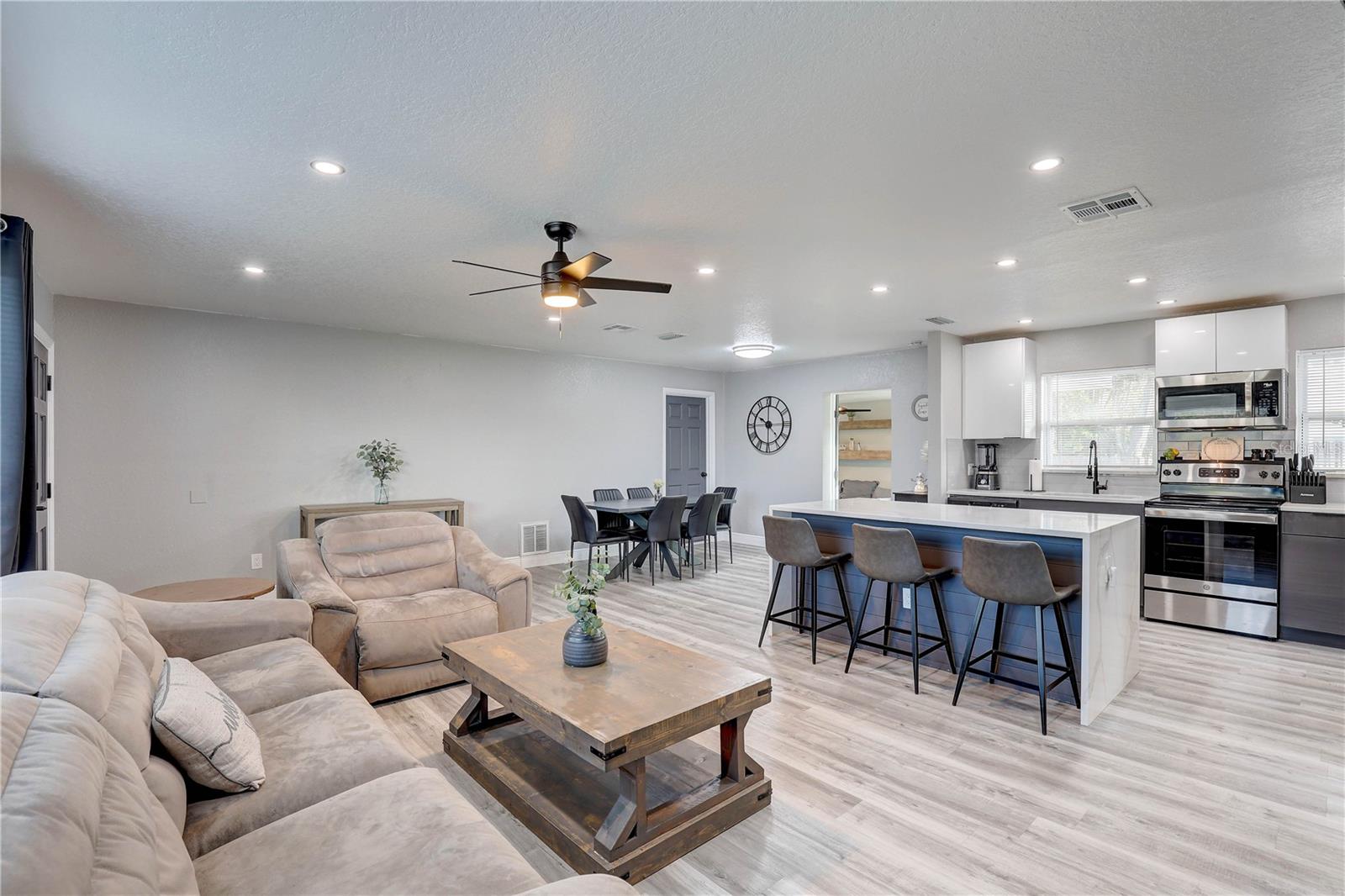 RIDGEWOOD GROVES - Residential