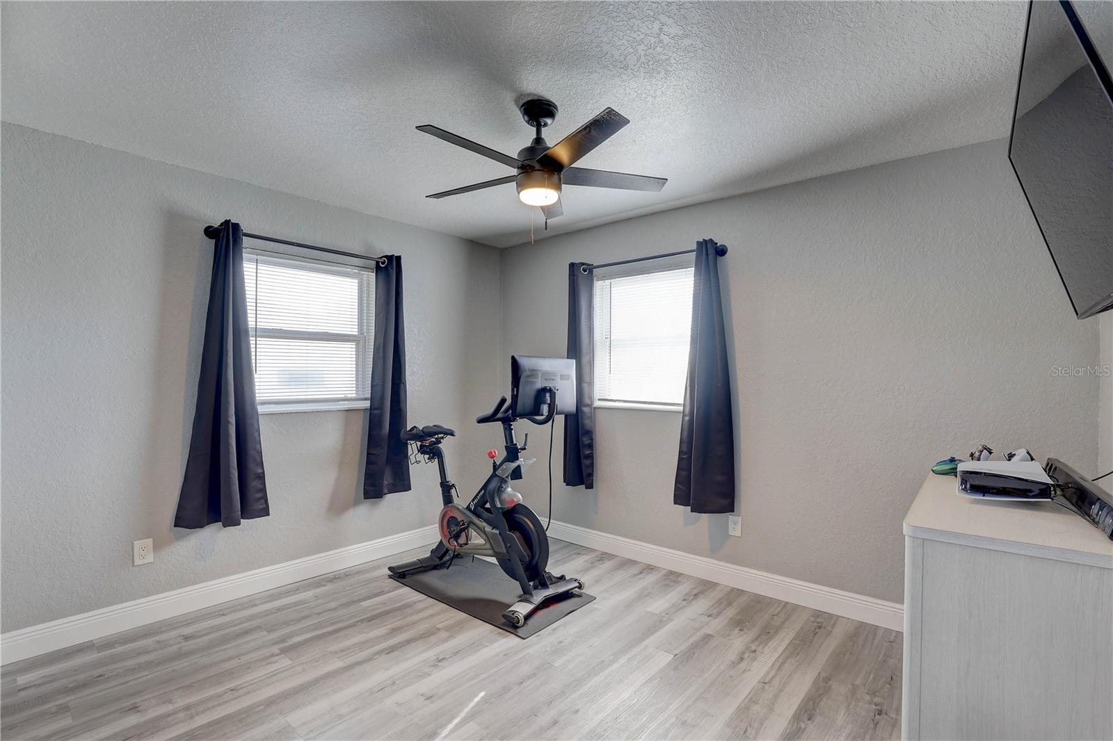 RIDGEWOOD GROVES - Residential