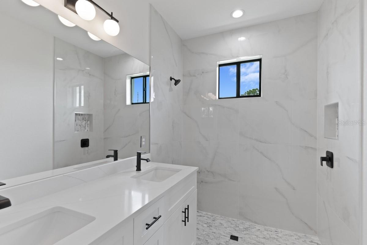 ROTONDA WEST PINE VALLEY - Residential Lease