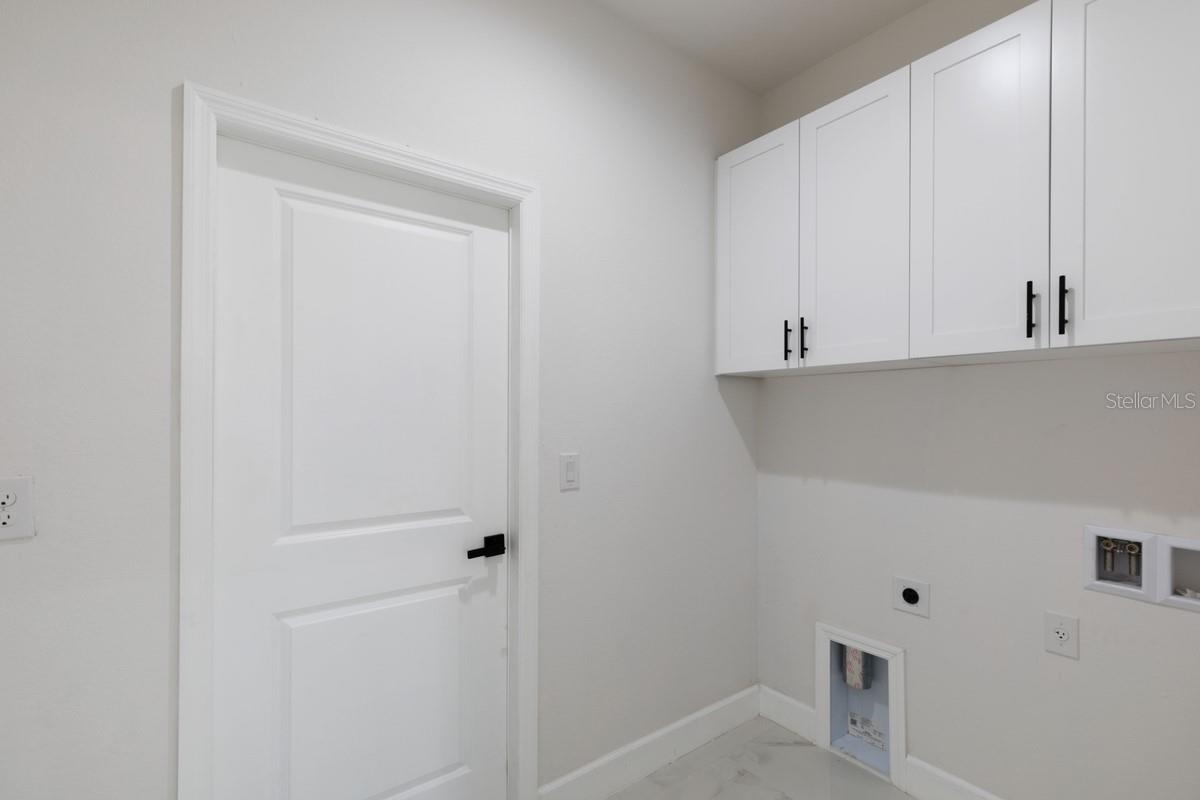 ROTONDA WEST PINE VALLEY - Residential Lease