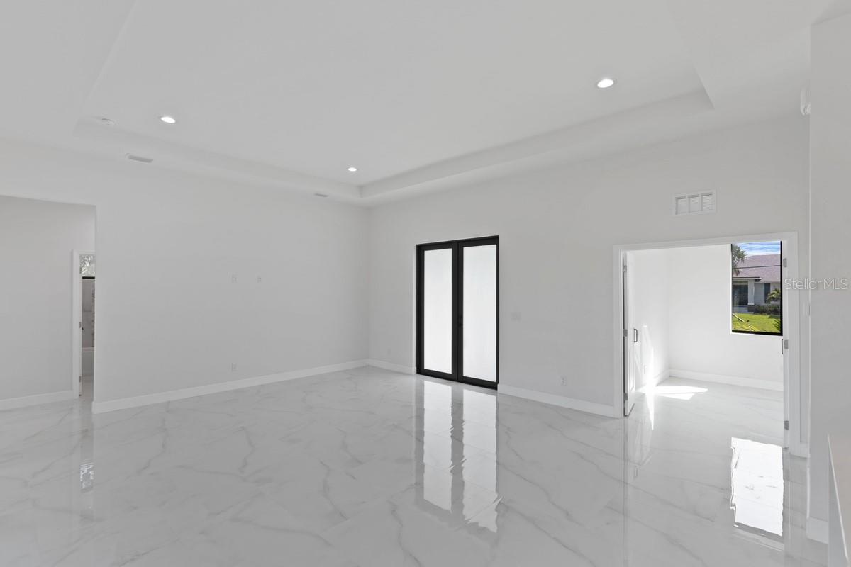 ROTONDA WEST PINE VALLEY - Residential Lease