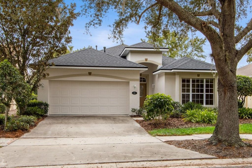 Photo of 902 Heron Point Circle, Deland, FL 32724 (MLS # O6364589)