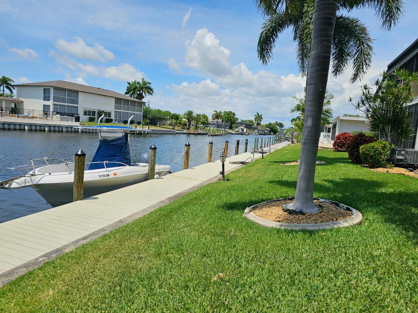 VERSAILLES CONDO - Residential