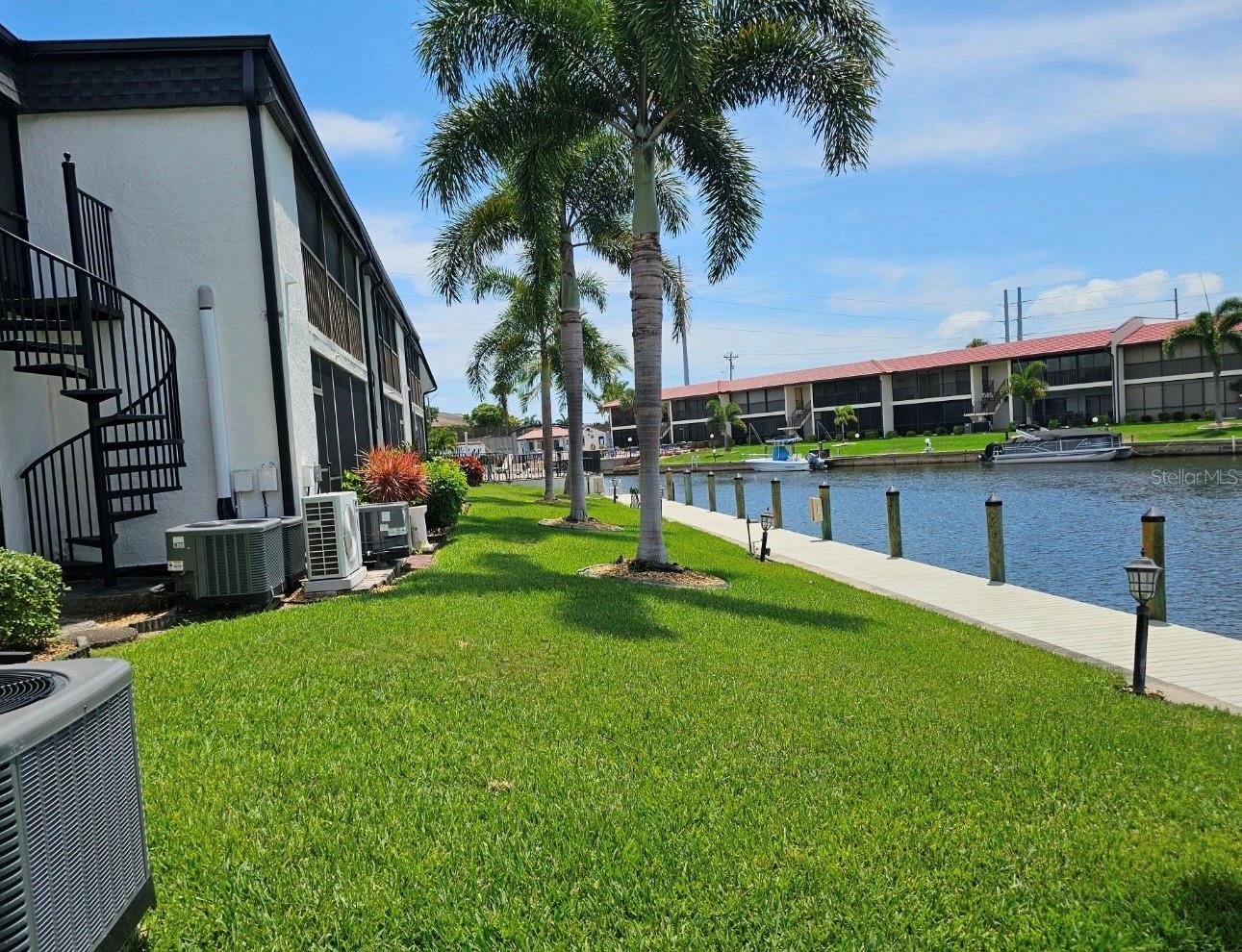 VERSAILLES CONDO - Residential
