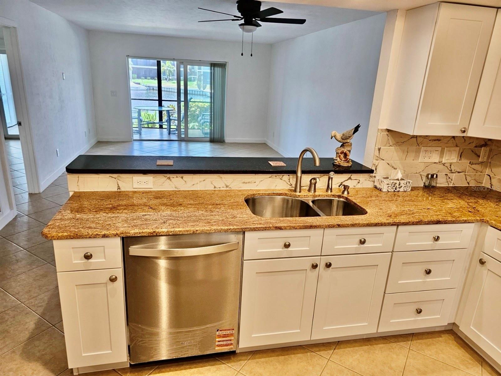 VERSAILLES CONDO - Residential