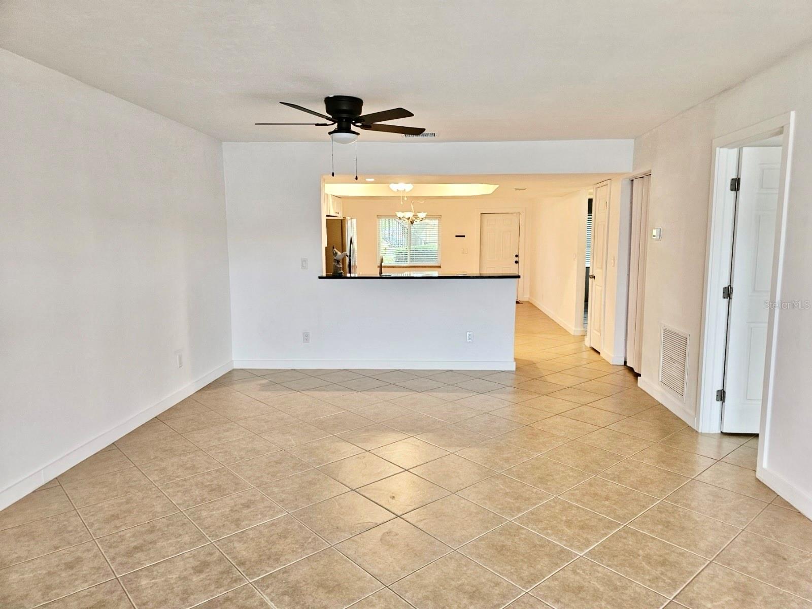 VERSAILLES CONDO - Residential