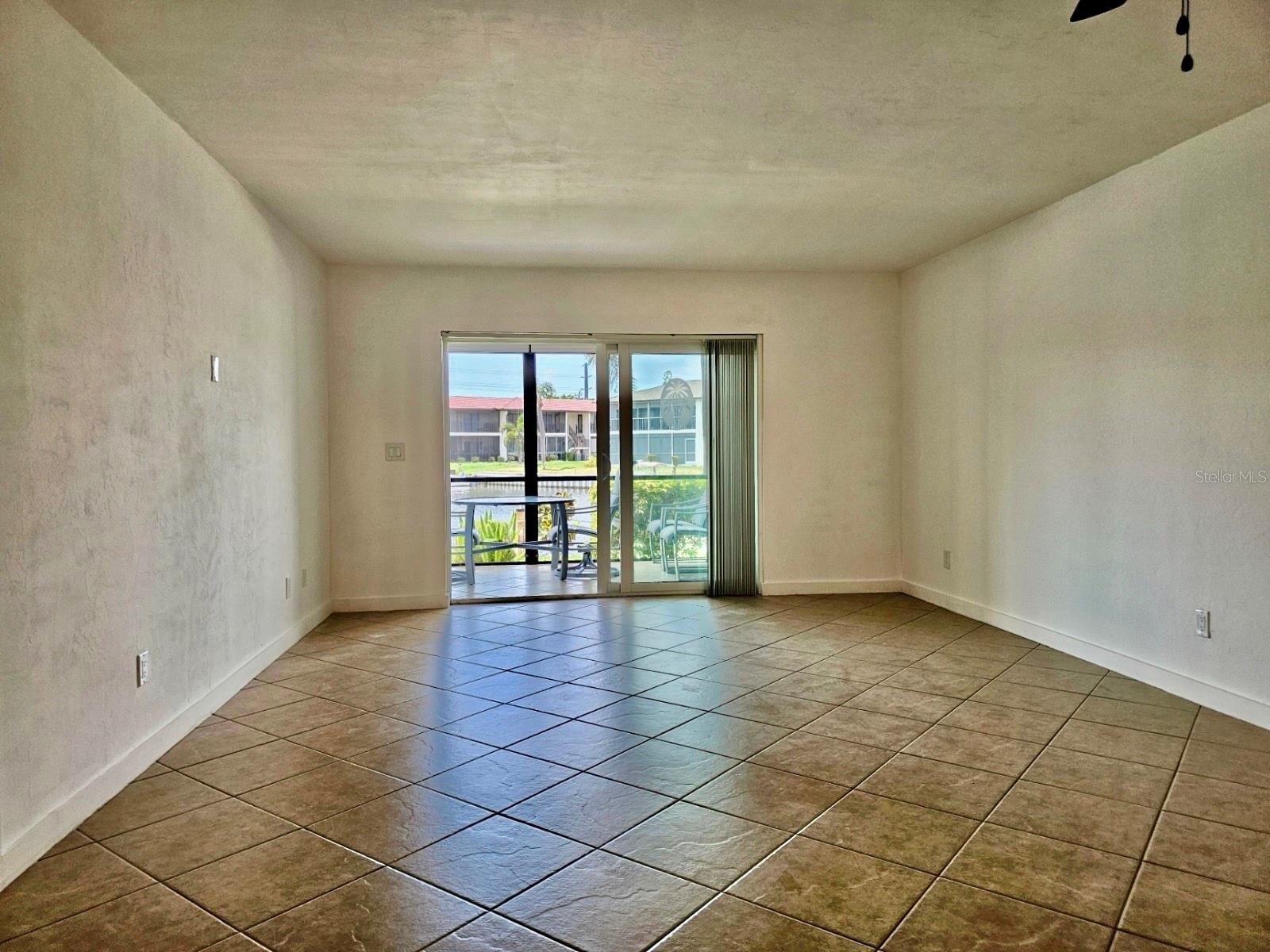 VERSAILLES CONDO - Residential