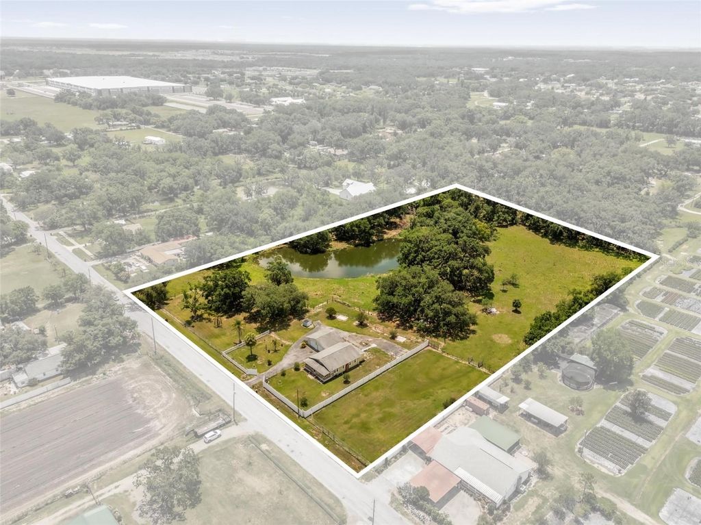 Photo of 3101 Medulla Road, Plant City, FL 33566 (MLS # TB8378840)