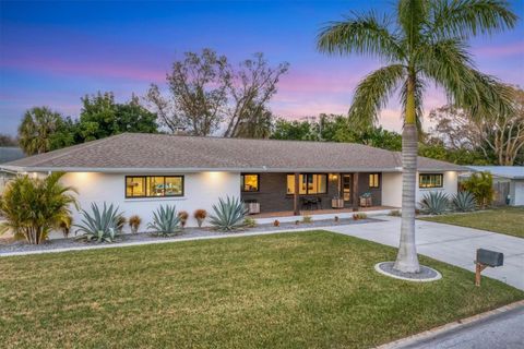 Photo of 2411 Valencia Drive, Sarasota, FL 34239 (MLS # A4683111)