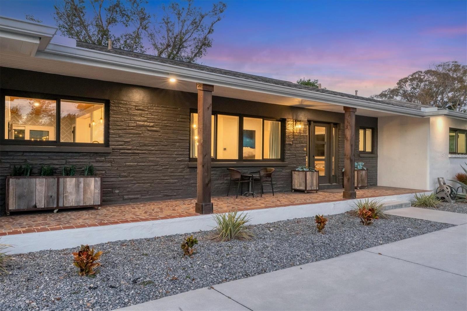 SOUTH GATE - Residential