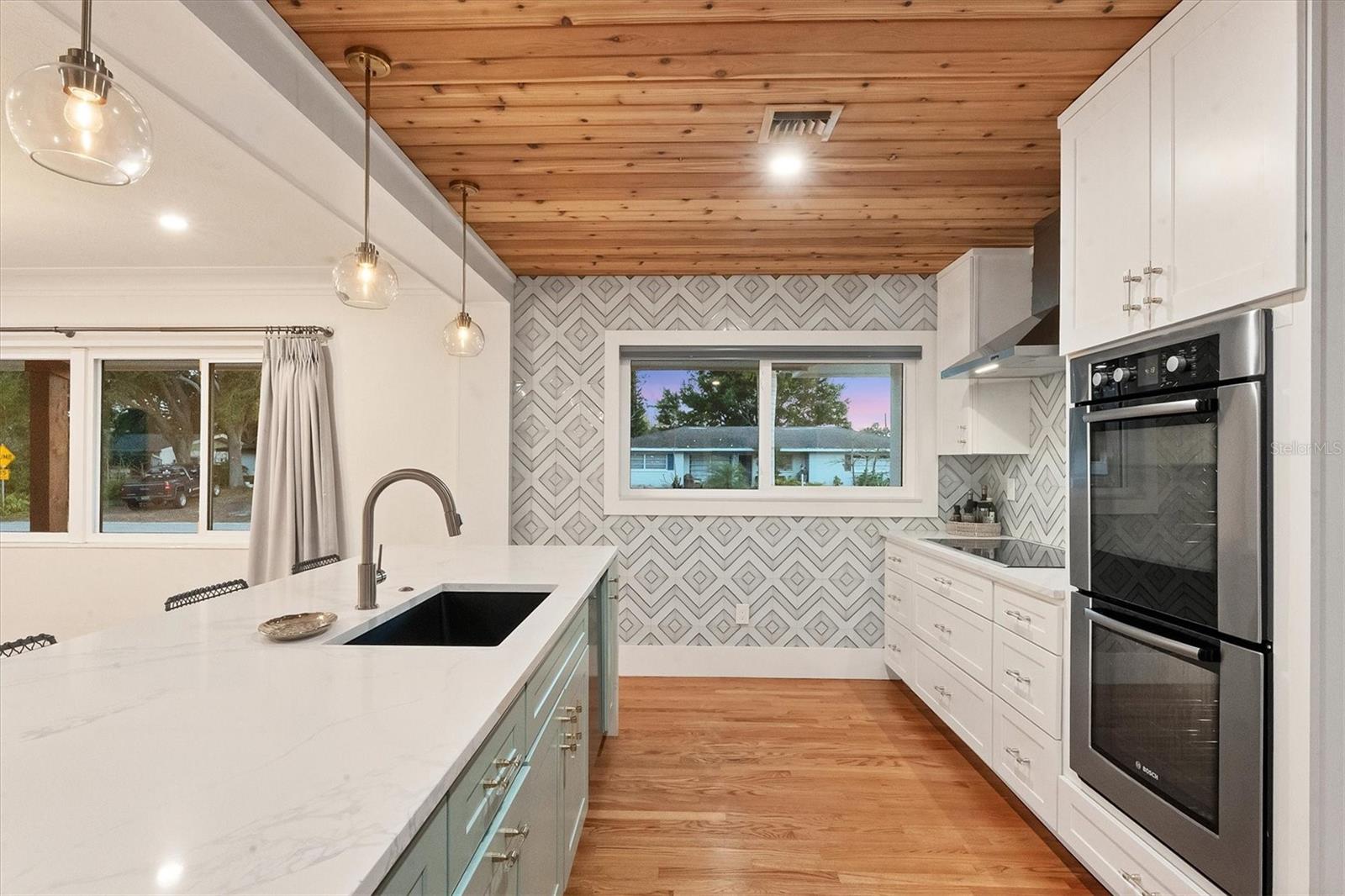 SOUTH GATE - Residential