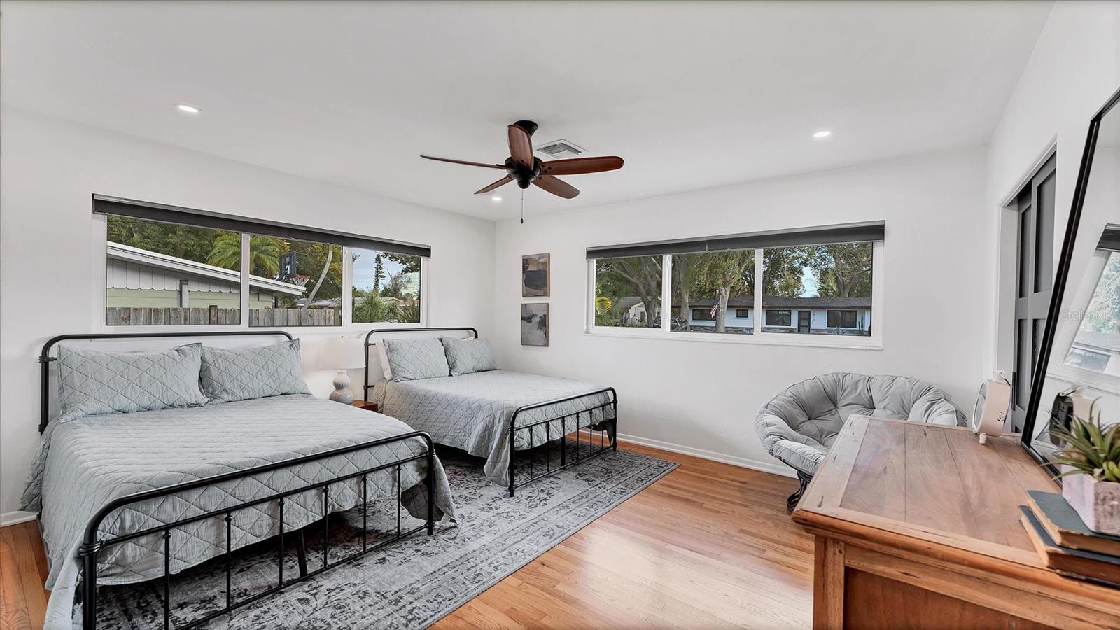 SOUTH GATE - Residential