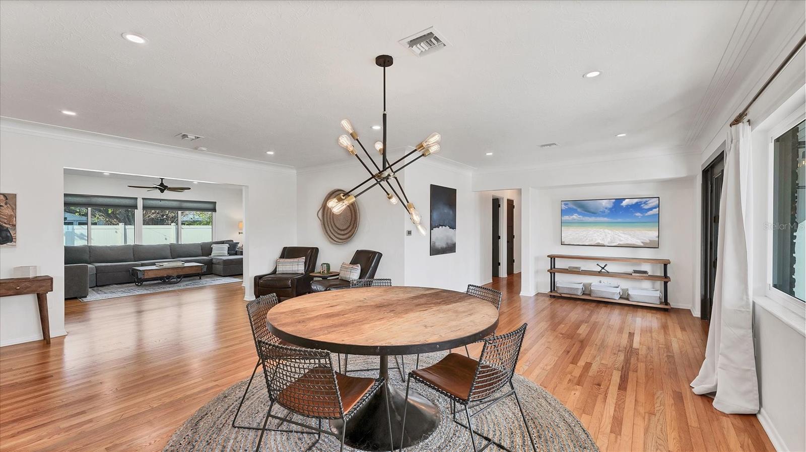 SOUTH GATE - Residential