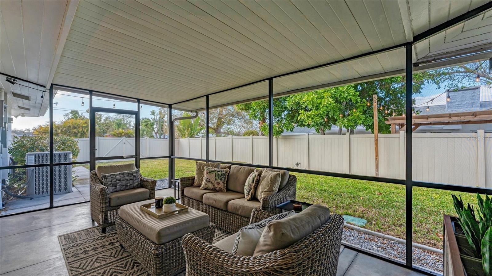 SOUTH GATE - Residential