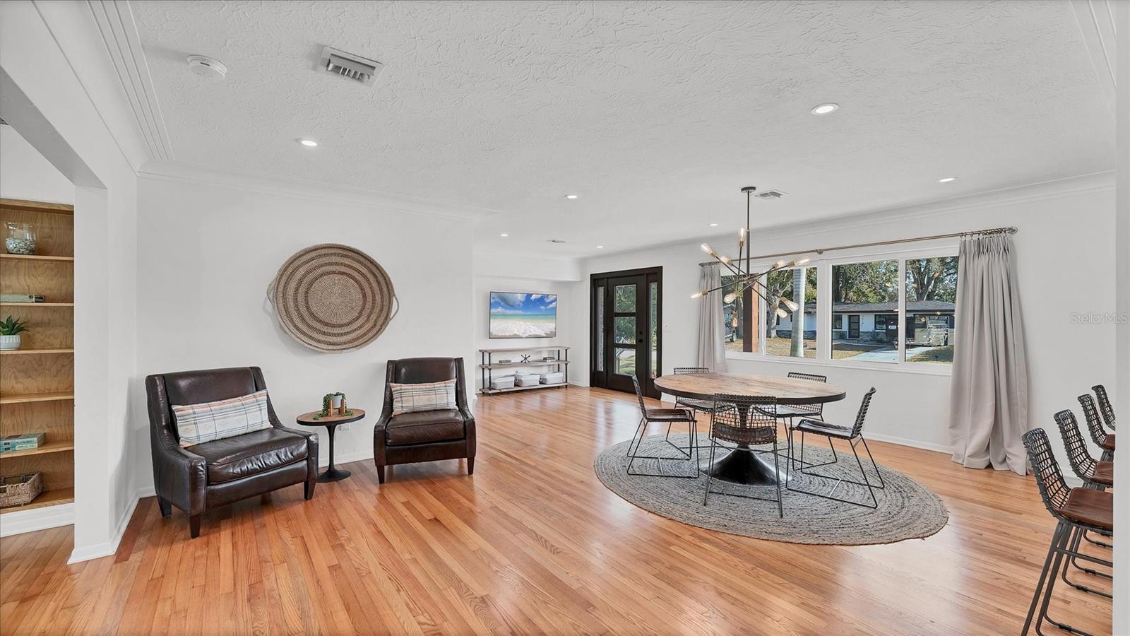 SOUTH GATE - Residential