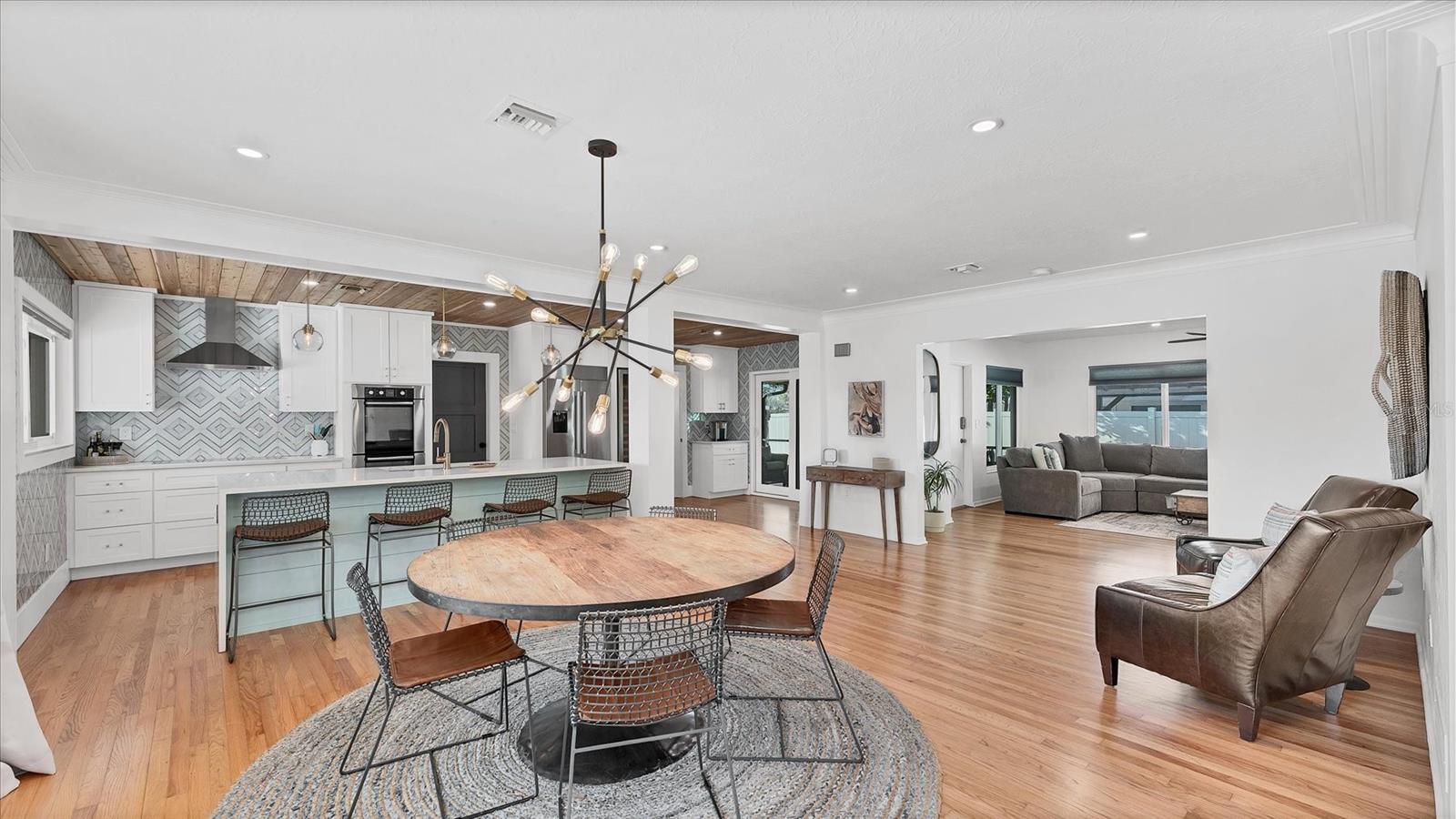 SOUTH GATE - Residential