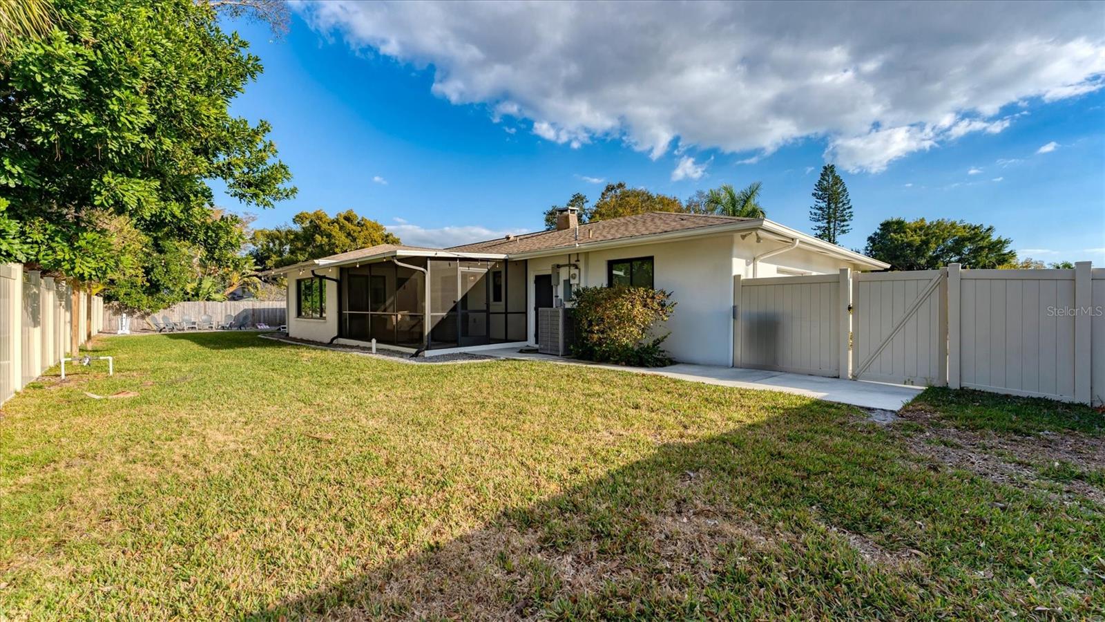 SOUTH GATE - Residential