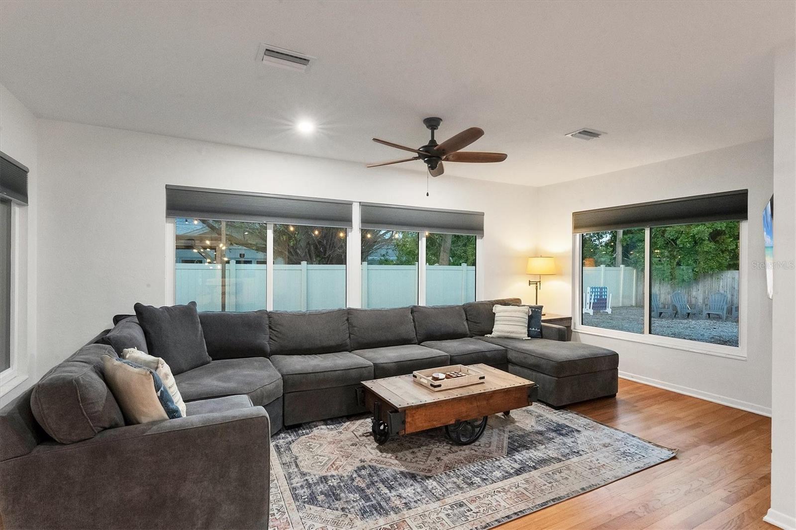 SOUTH GATE - Residential