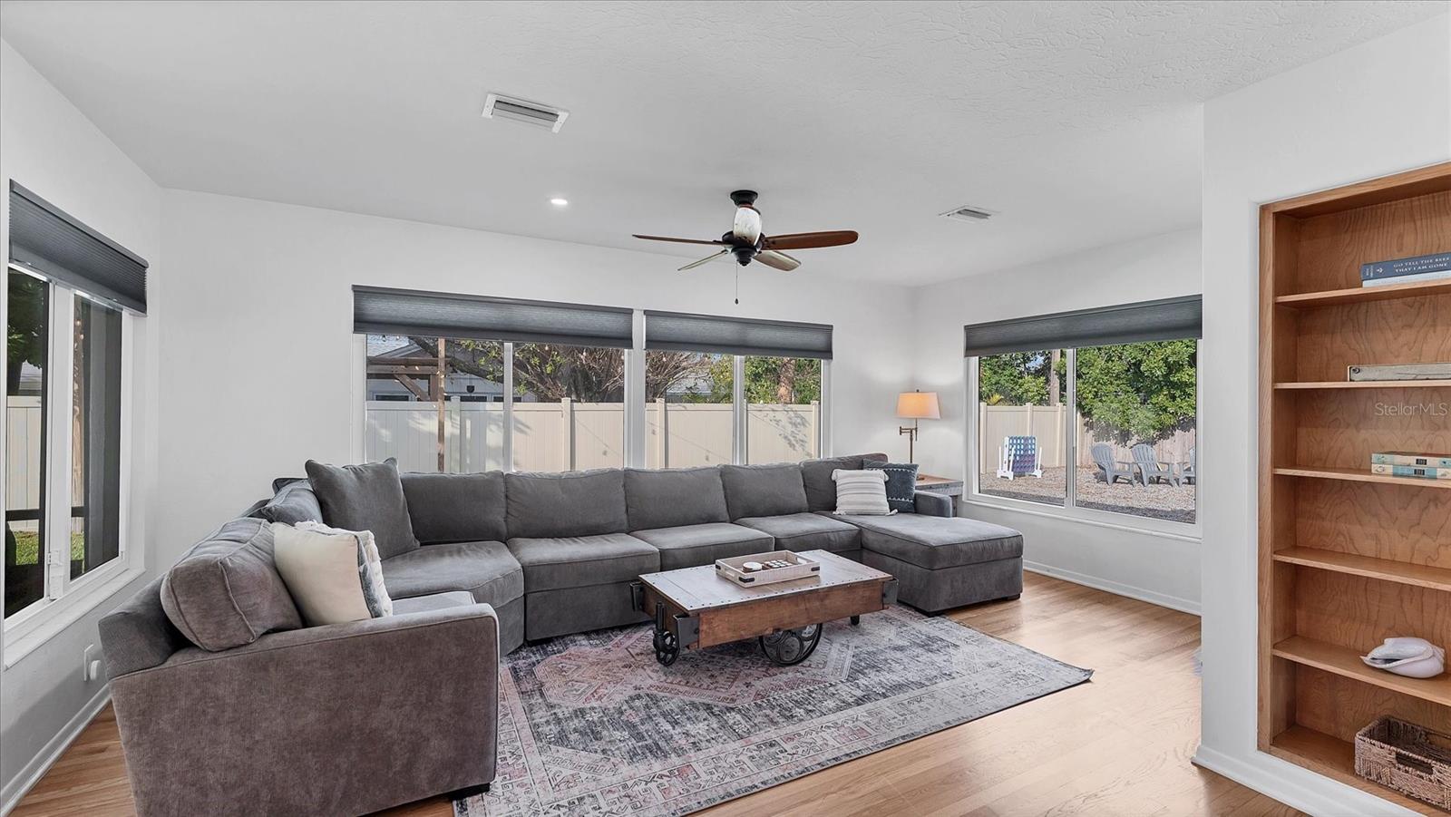 SOUTH GATE - Residential